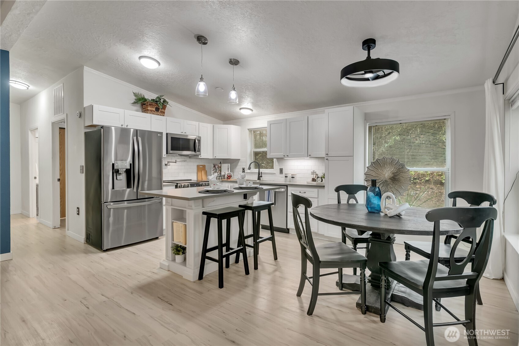 Private Lake Tapps Home on 0.99 Acre