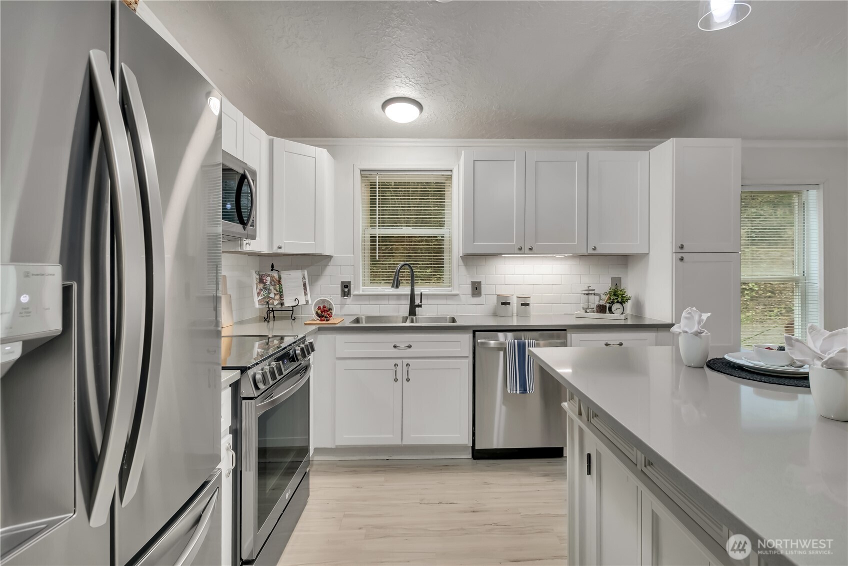 Private Lake Tapps Home on 0.99 Acre