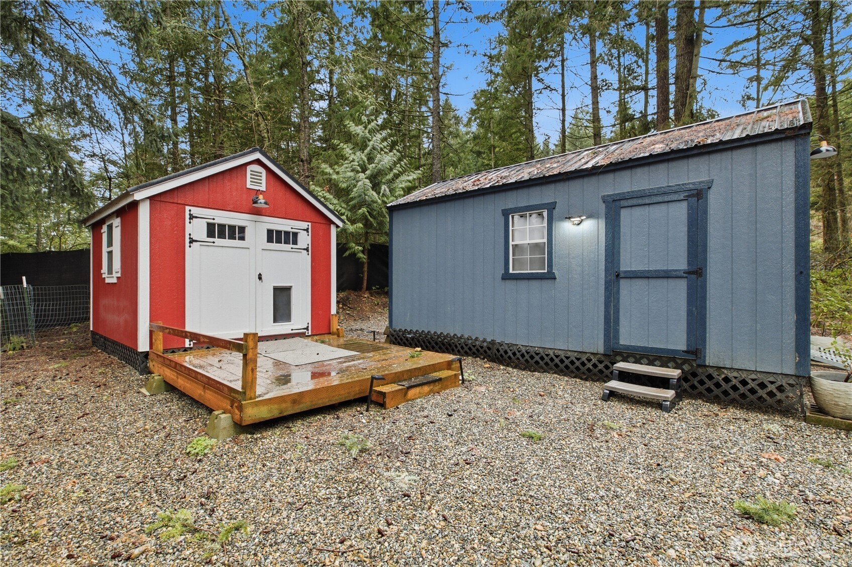 Private Lake Tapps Home on 0.99 Acre