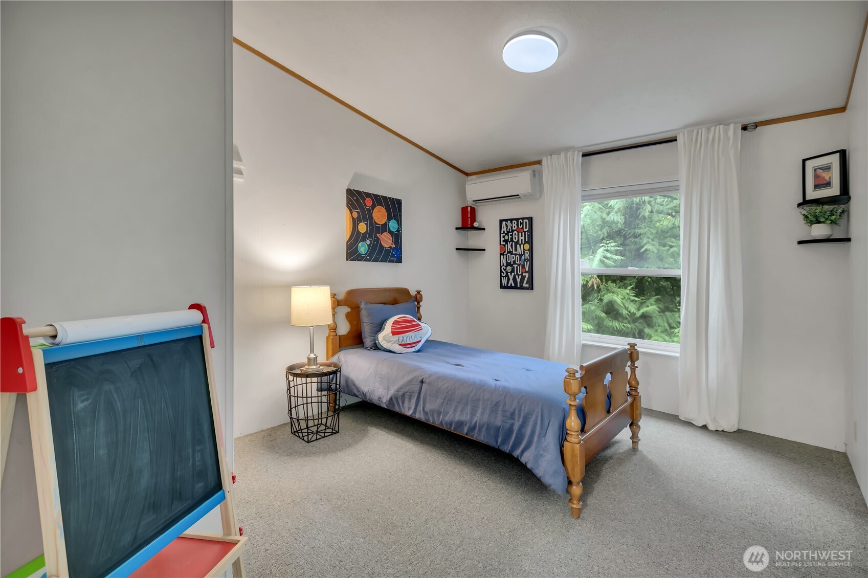 Private Lake Tapps Home on 0.99 Acre