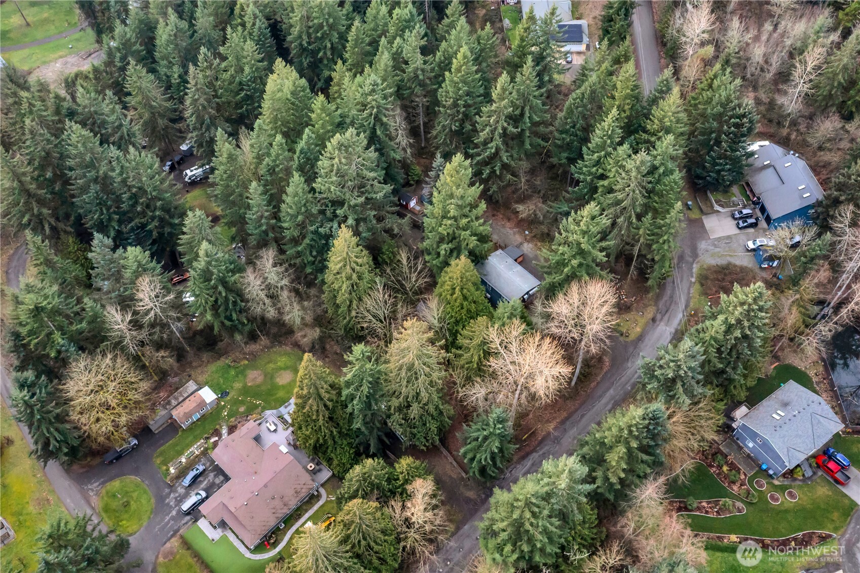Private Lake Tapps Home on 0.99 Acre