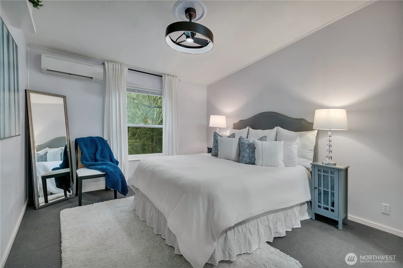 Private Lake Tapps Home on 0.99 Acre