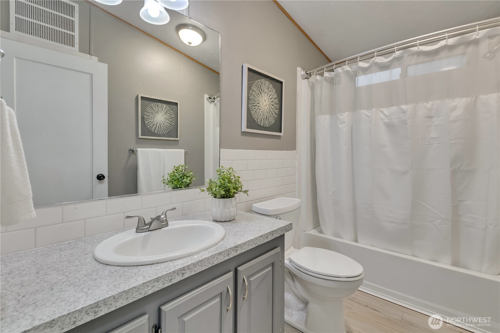 Private Lake Tapps Home on 0.99 Acre