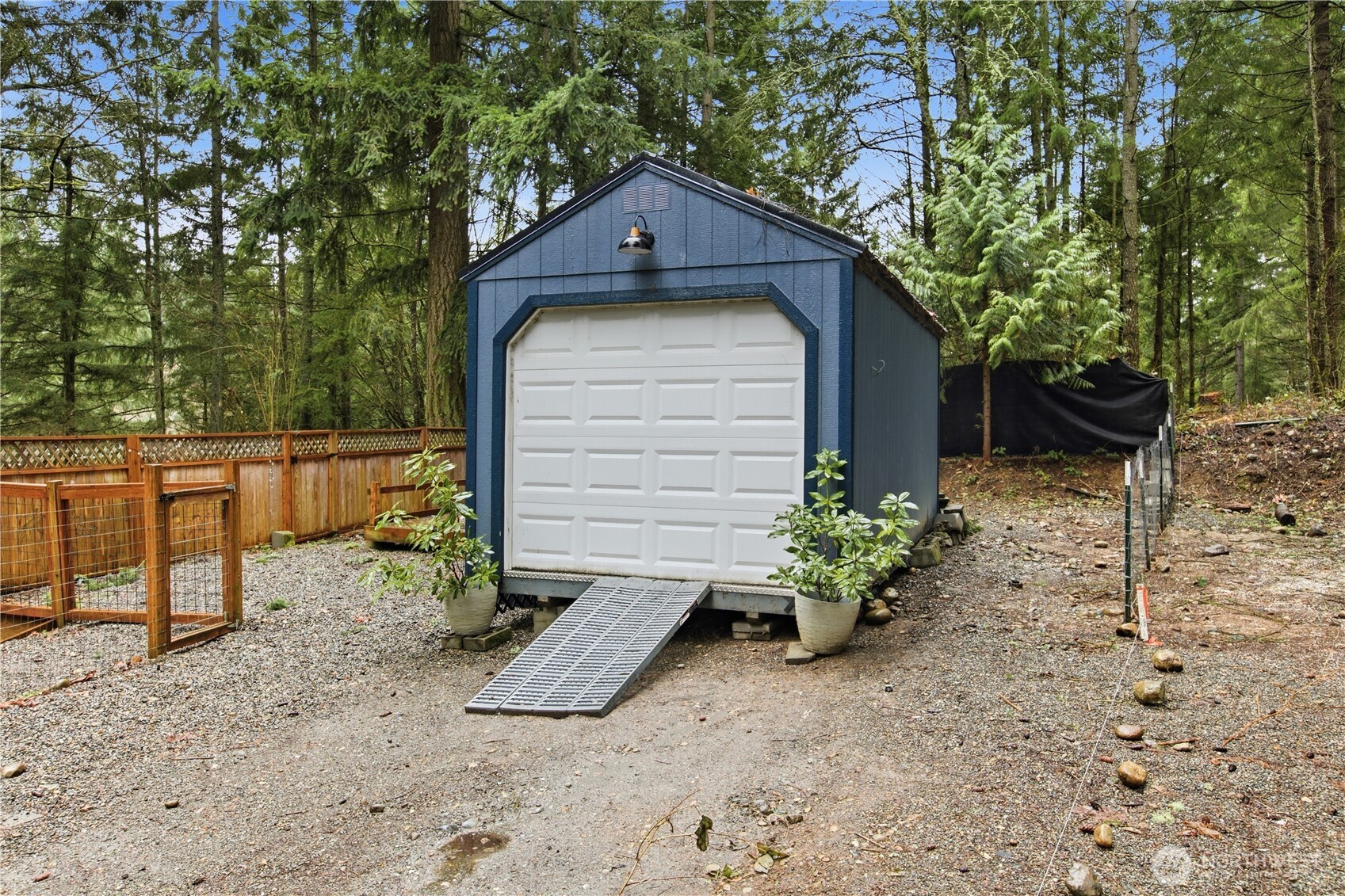 Private Lake Tapps Home on 0.99 Acre