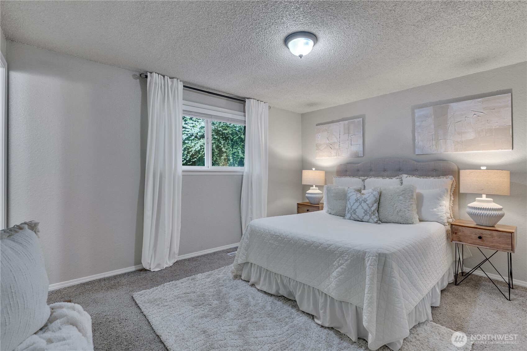 Experience Comfort & Style on ½ Acre in Puyallup