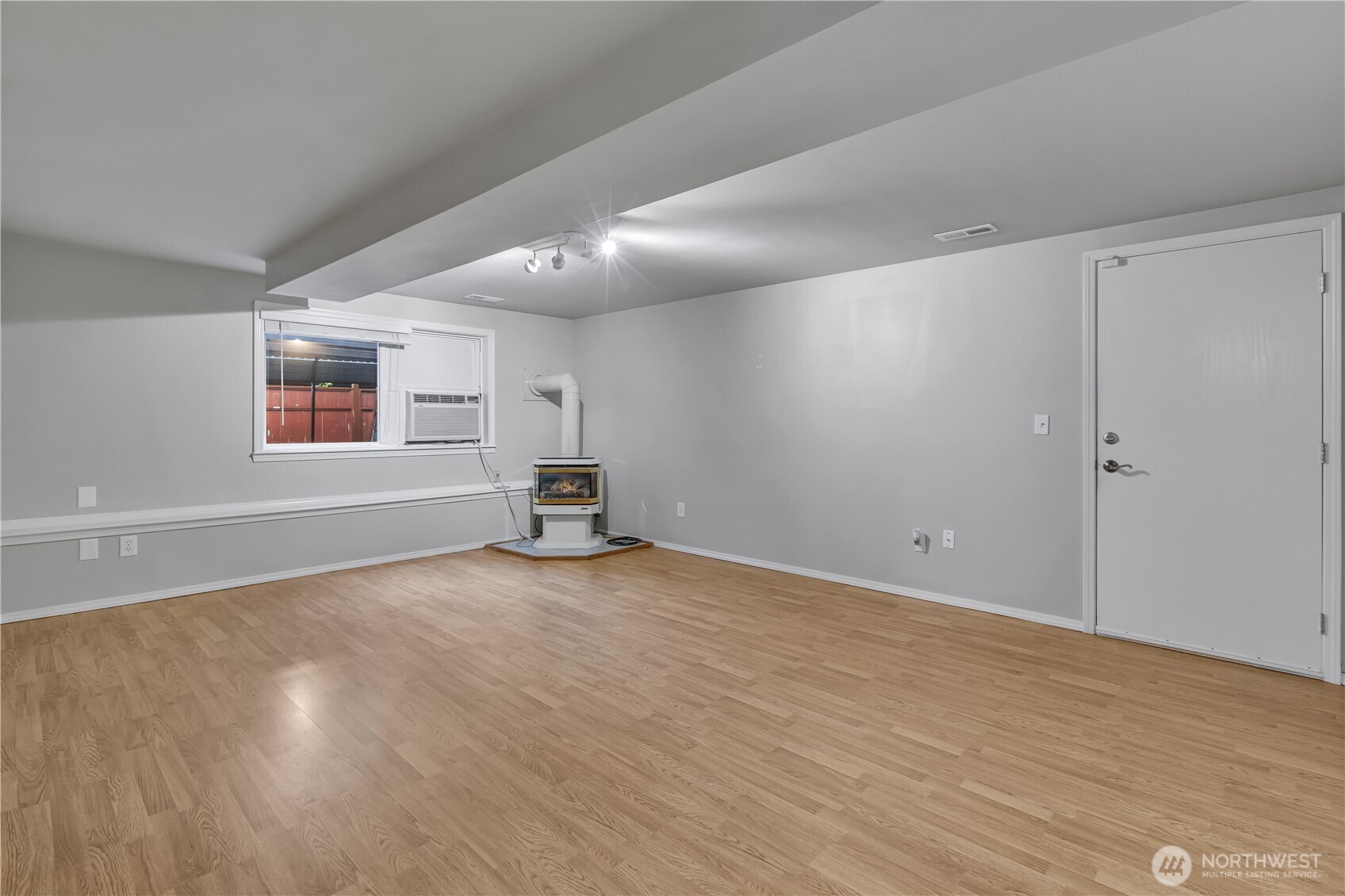 Experience Comfort & Style on ½ Acre in Puyallup