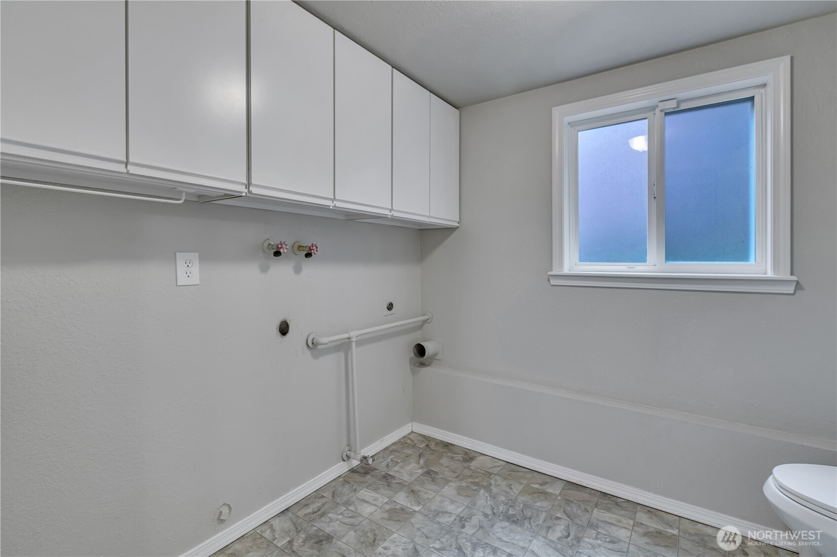 Experience Comfort & Style on ½ Acre in Puyallup