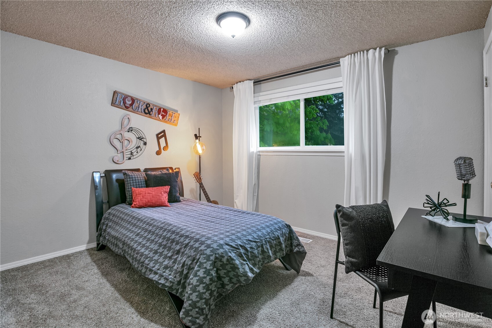 Experience Comfort & Style on ½ Acre in Puyallup