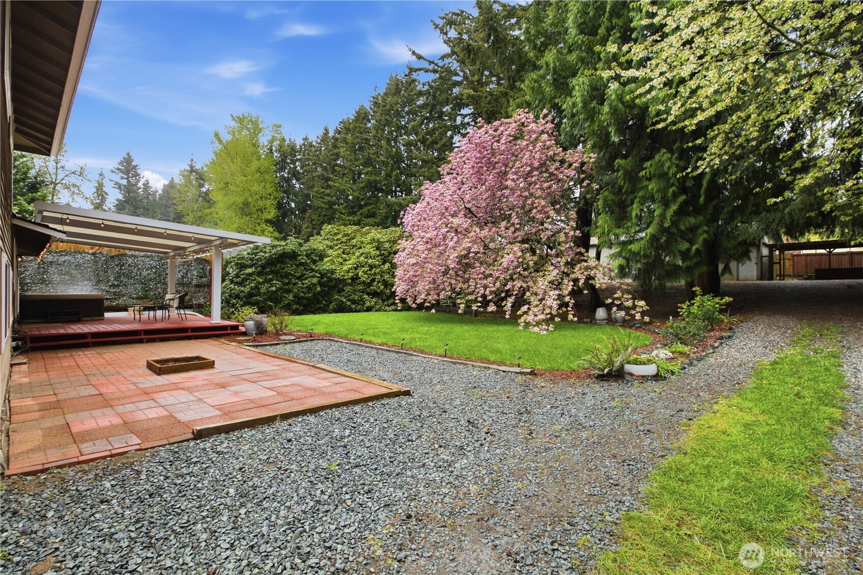 Experience Comfort & Style on ½ Acre in Puyallup