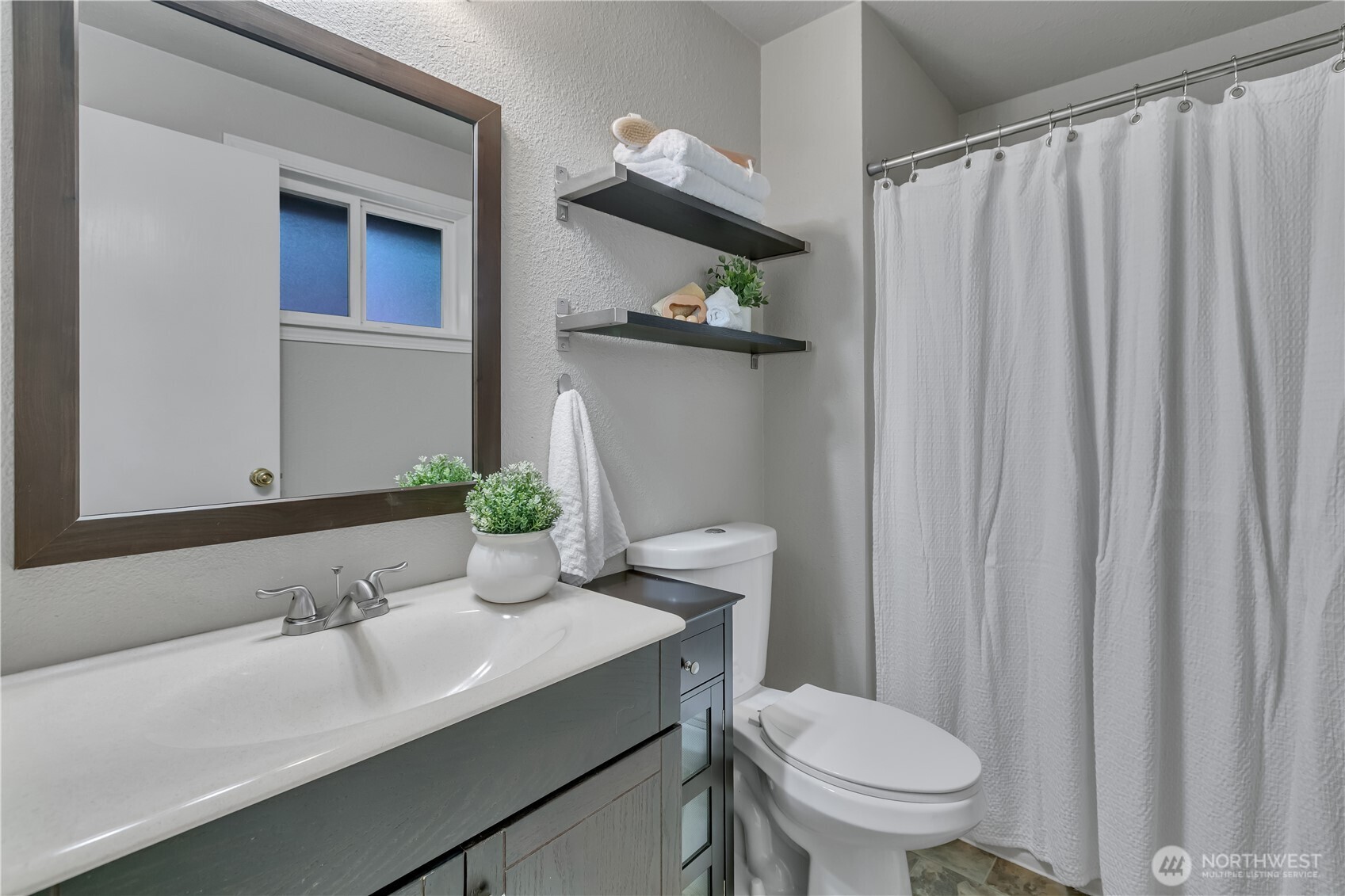 Experience Comfort & Style on ½ Acre in Puyallup