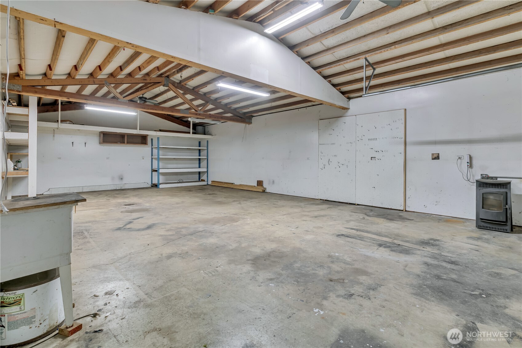 Experience Comfort & Style on ½ Acre in Puyallup