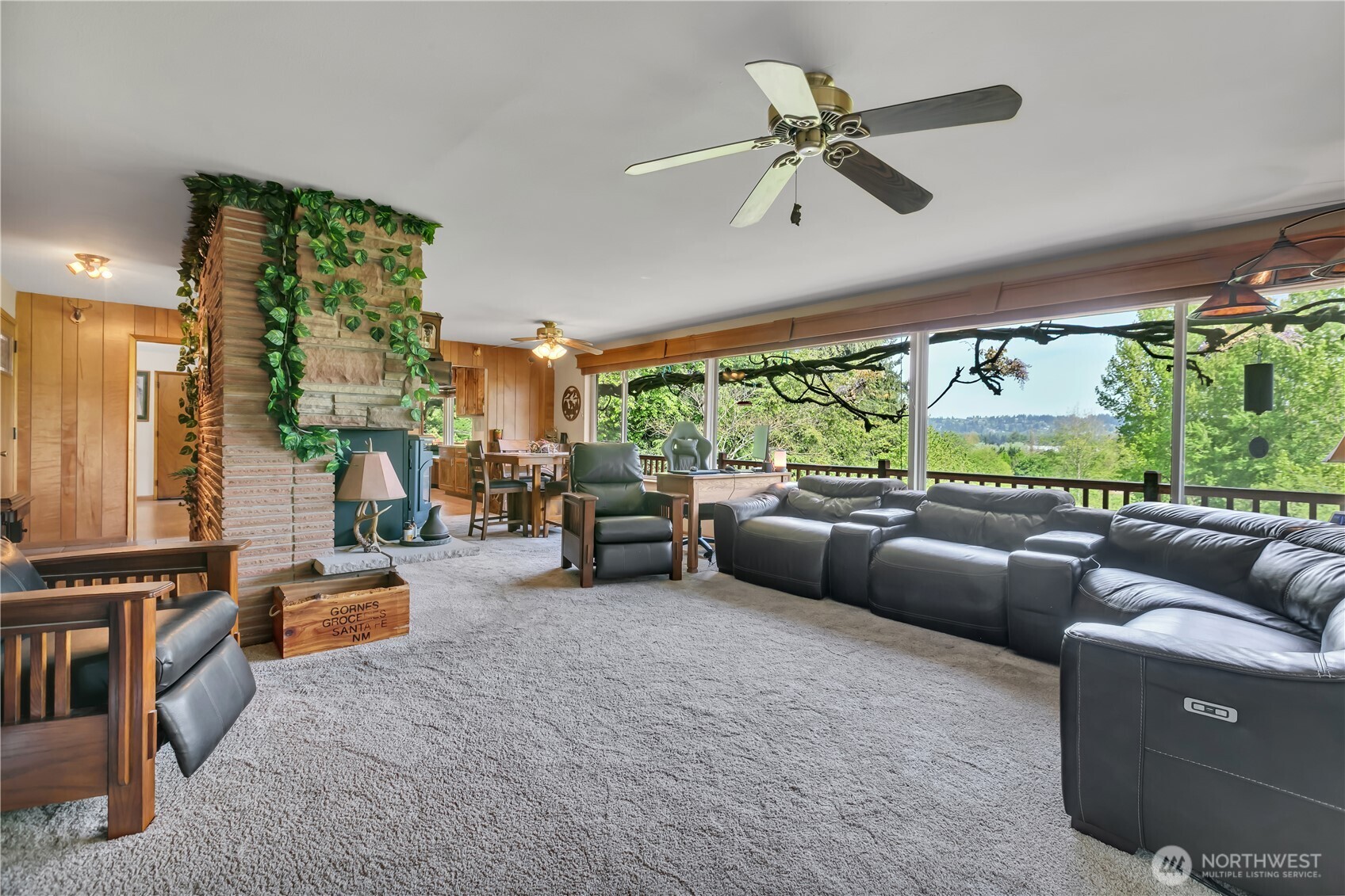 Mid-Century Modern Home with Sweeping Puyallup Valley Views