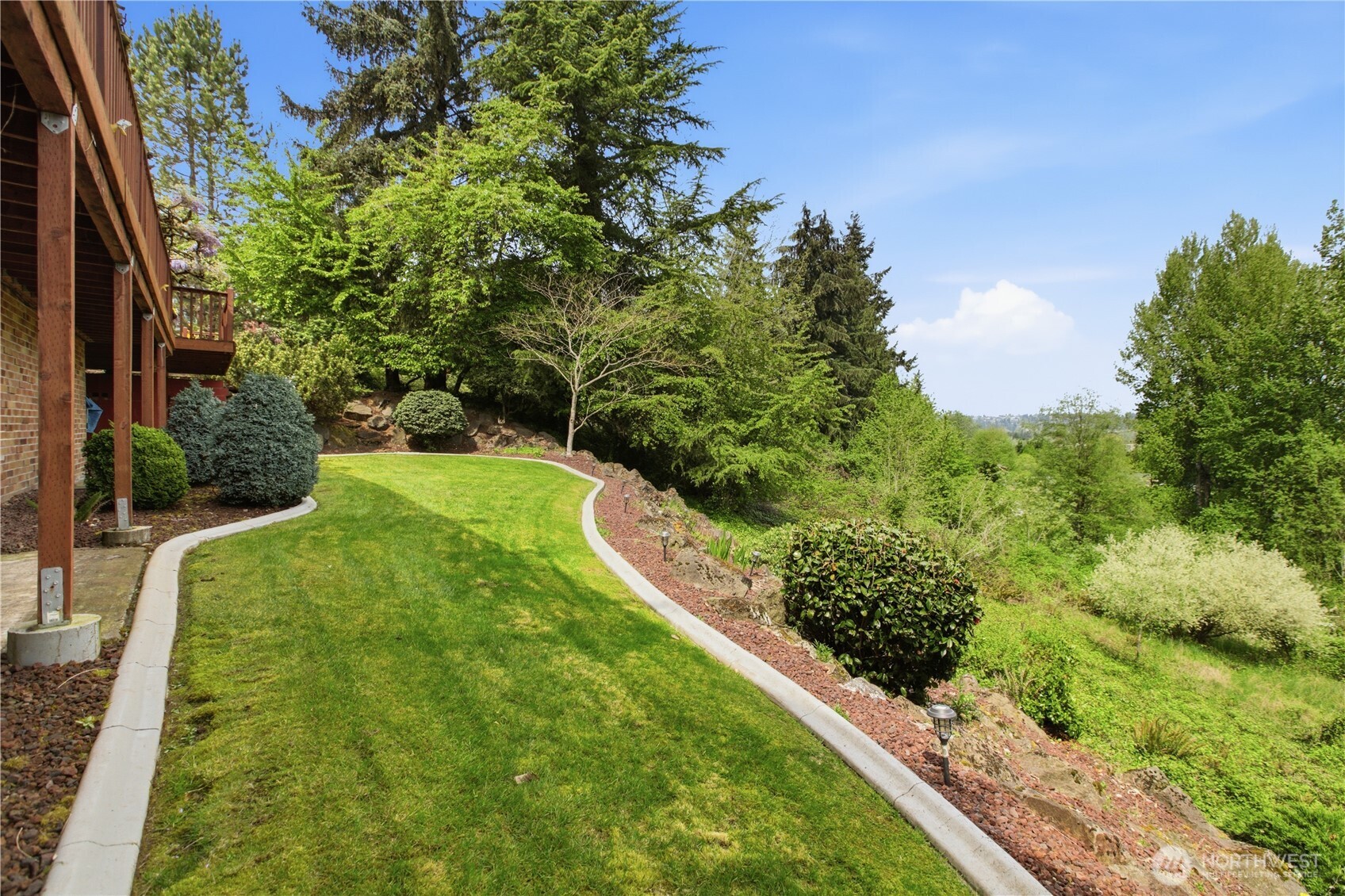 Mid-Century Modern Home with Sweeping Puyallup Valley Views