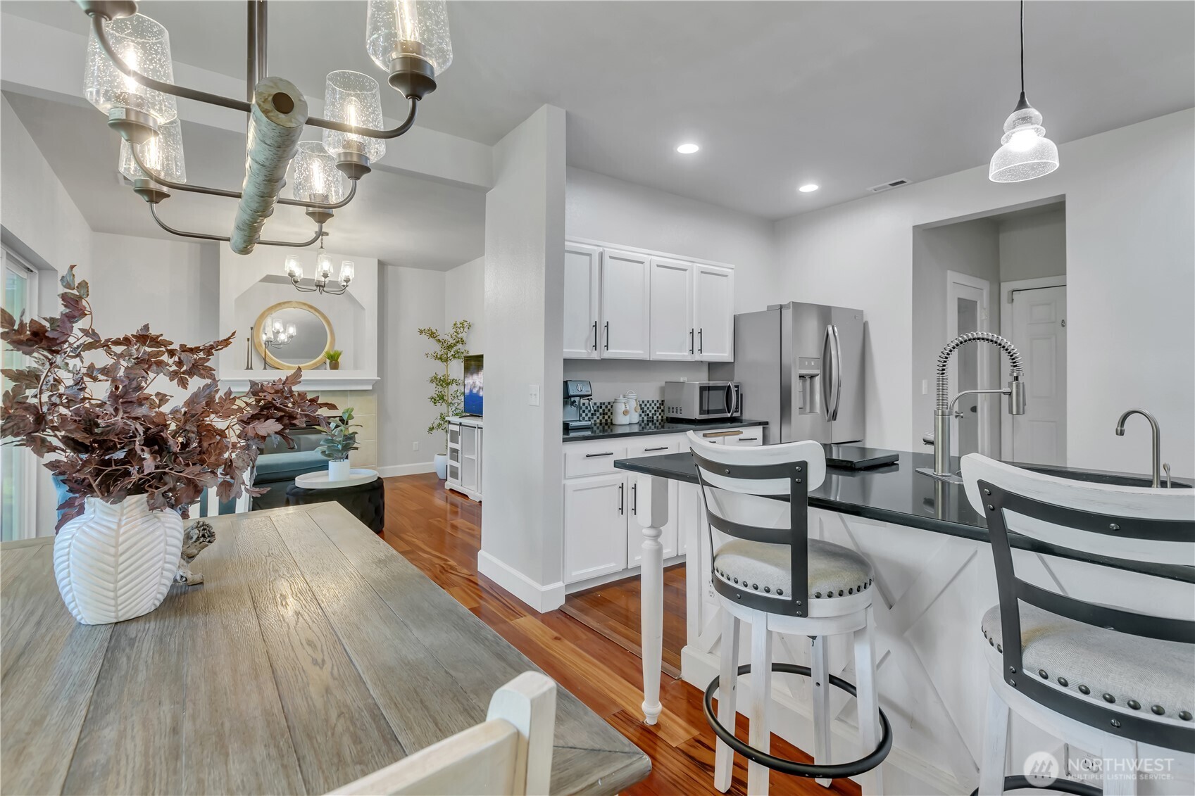 Experience Lakeland Hills Lifestyle