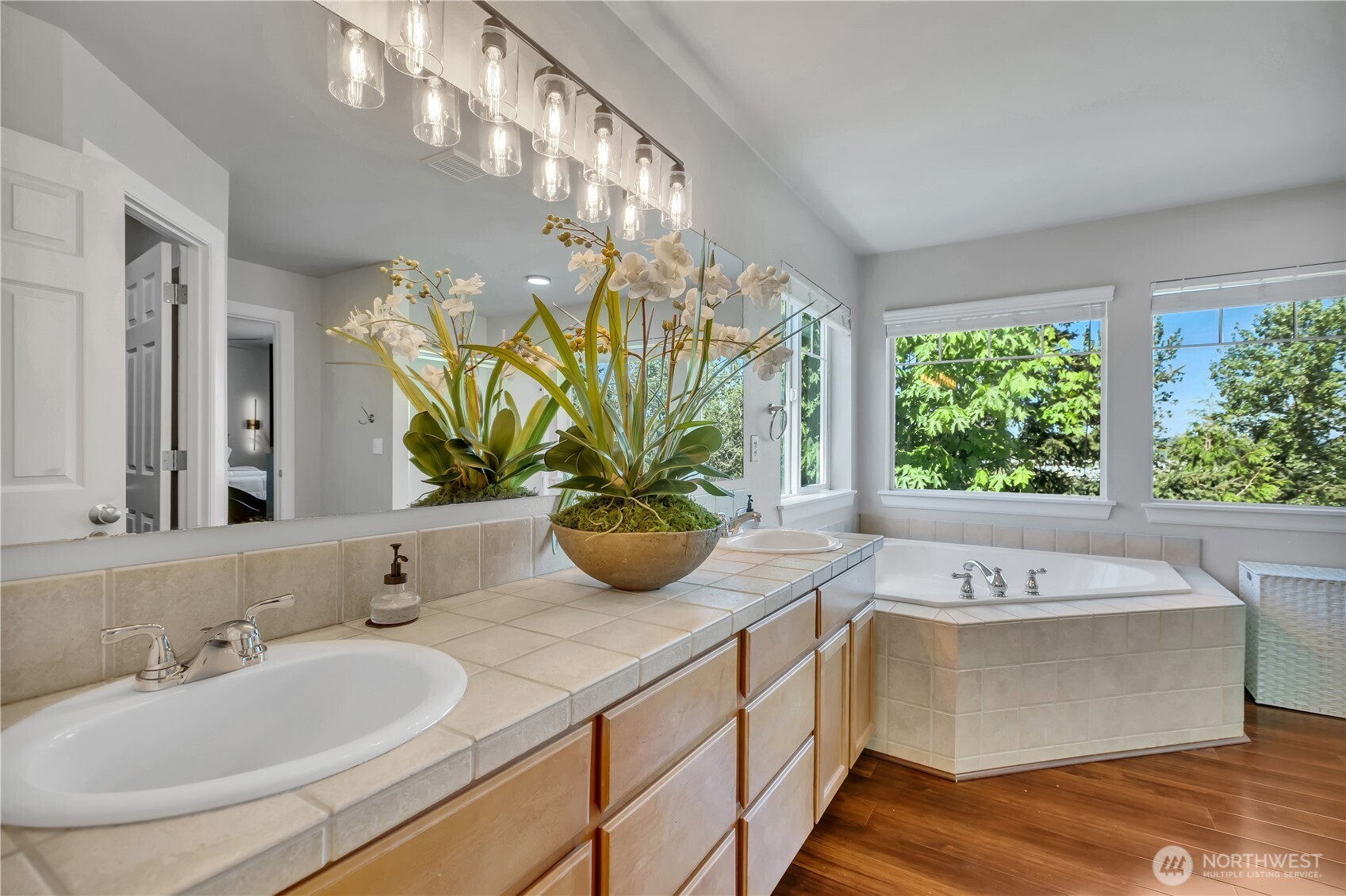 Experience Lakeland Hills Lifestyle