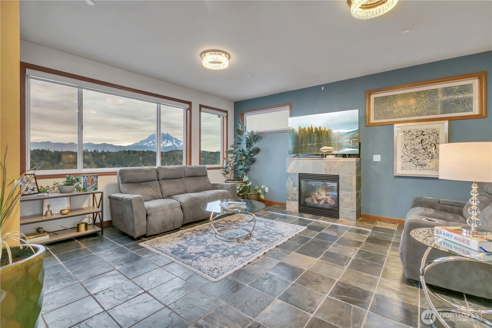 Sweeping Mt. Rainier Views | The Summit At Sky Island