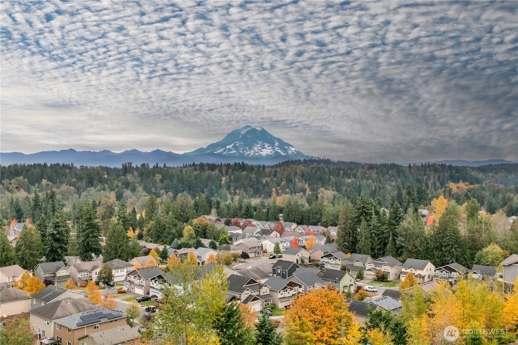 Sweeping Mt. Rainier Views | The Summit At Sky Island