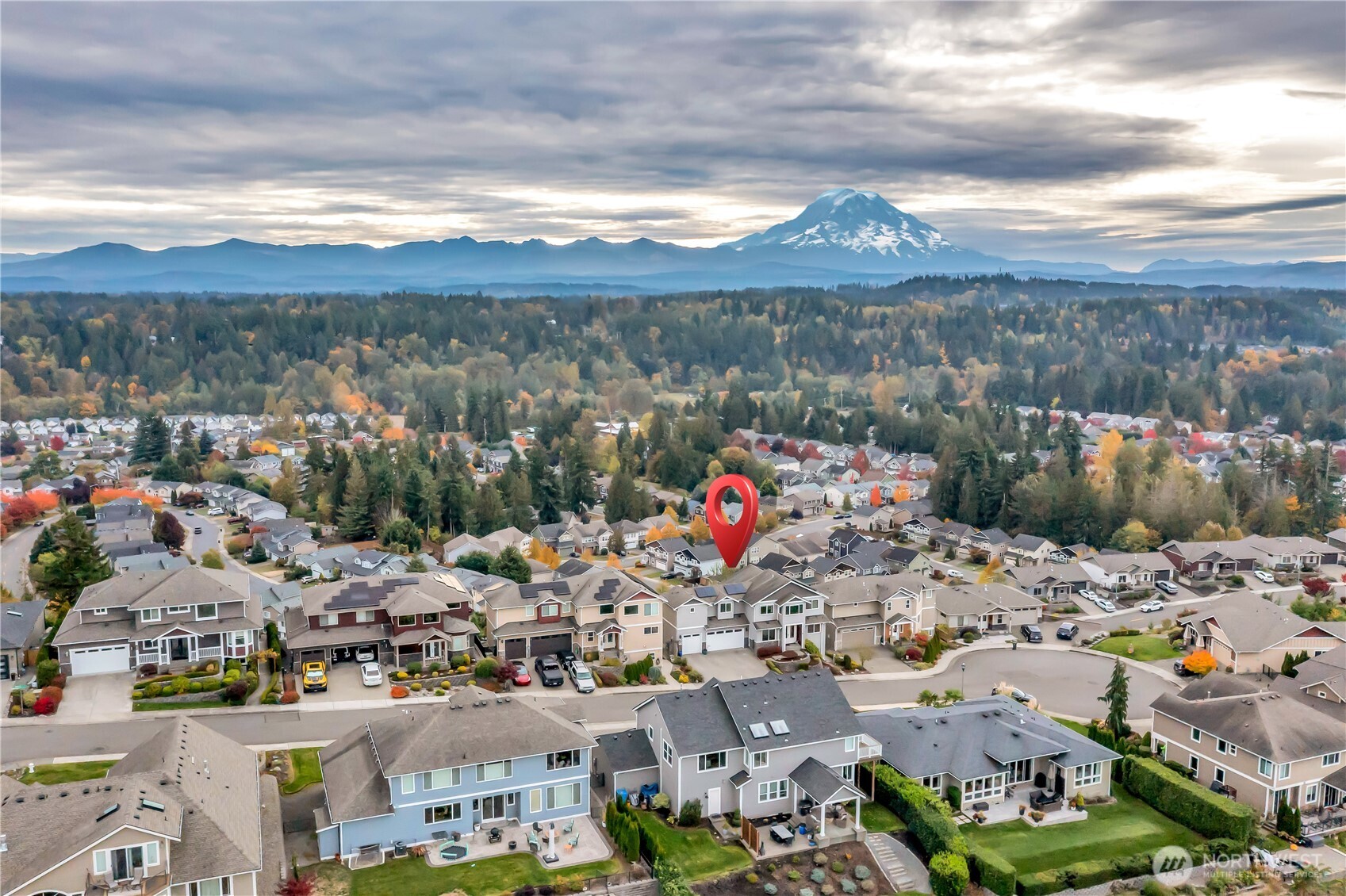 Sweeping Mt. Rainier Views | The Summit At Sky Island