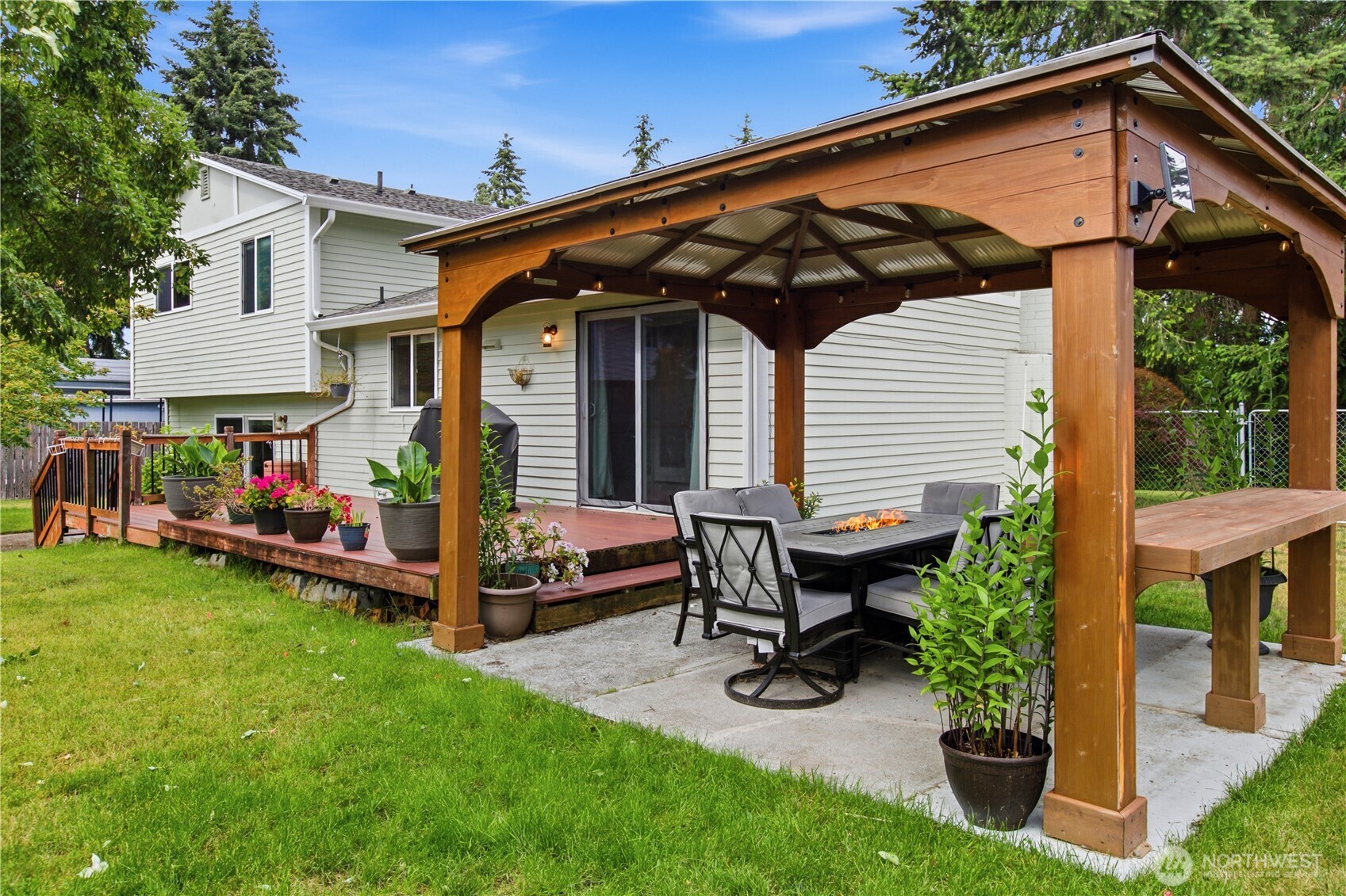 Tri-Level Home in Twin Lakes