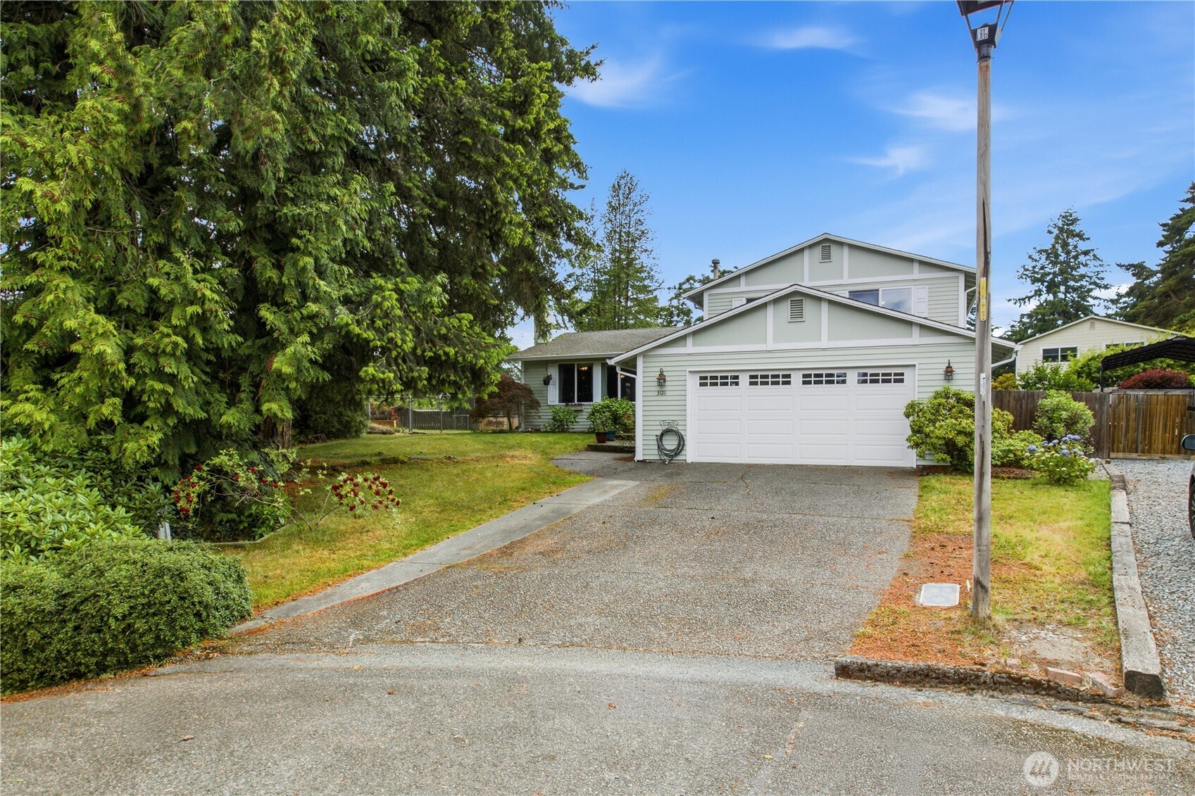 Tri-Level Home in Twin Lakes