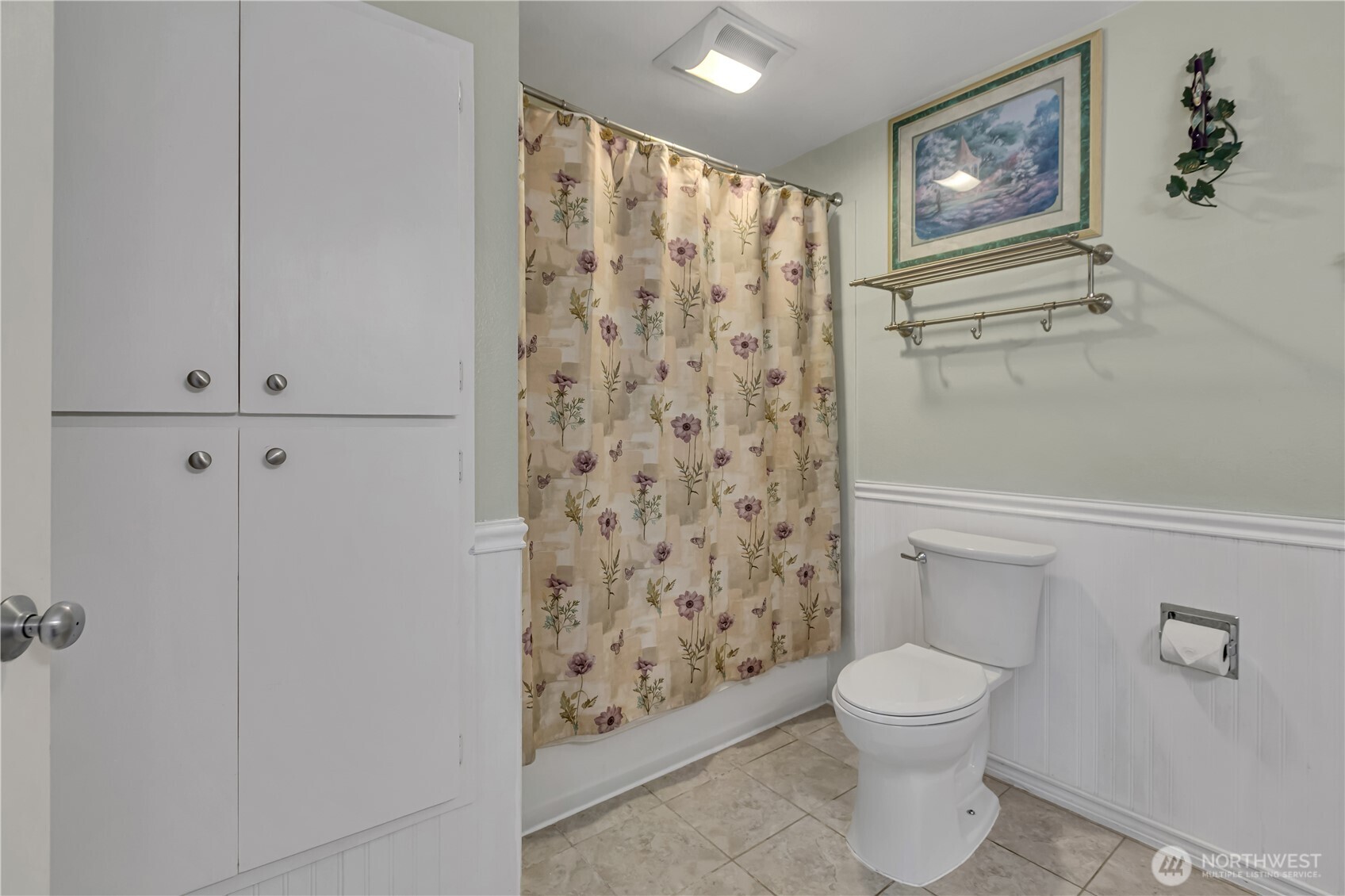 Tri-Level Home in Twin Lakes