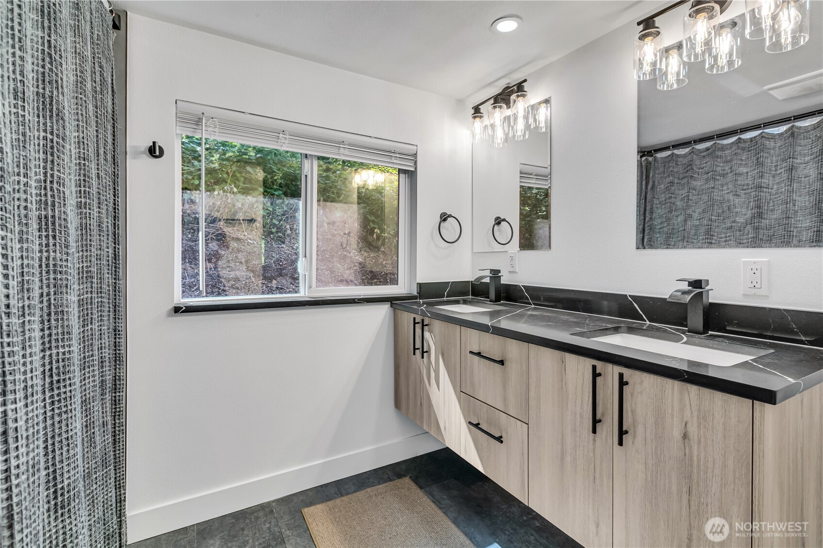 Fully Remodeled Renton Rambler