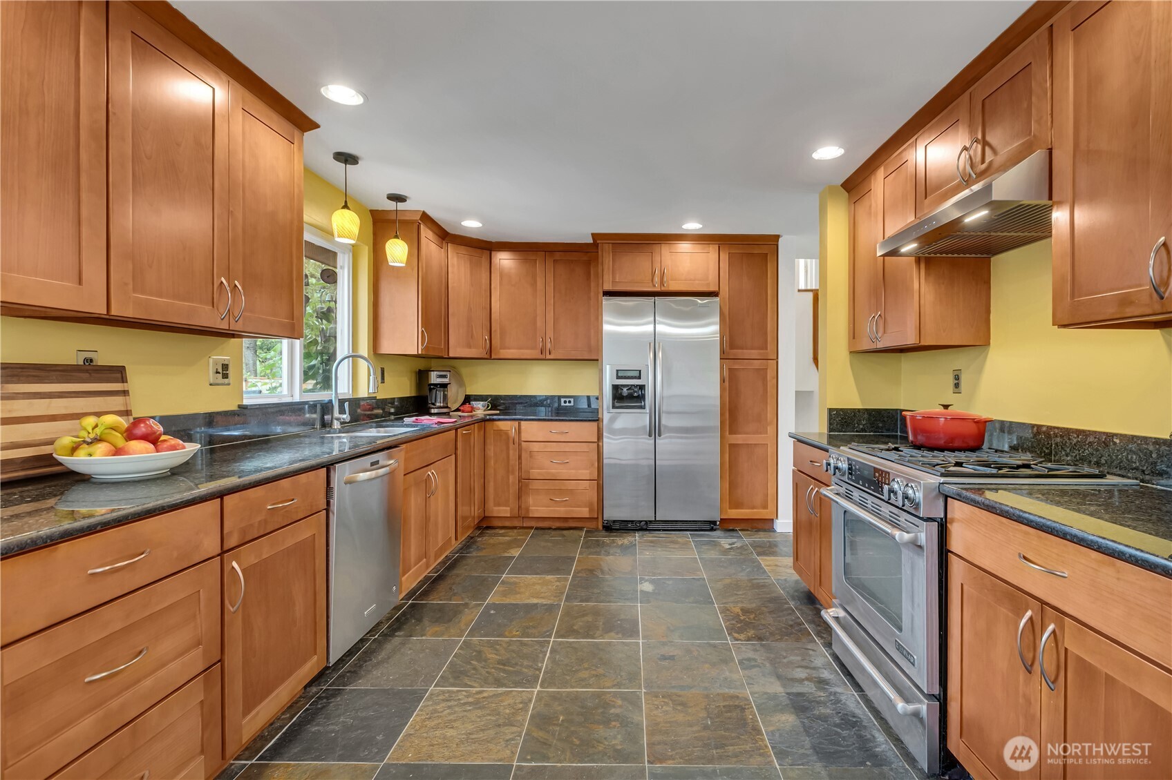 Immaculate Tri-Level Home in Twin Lakes