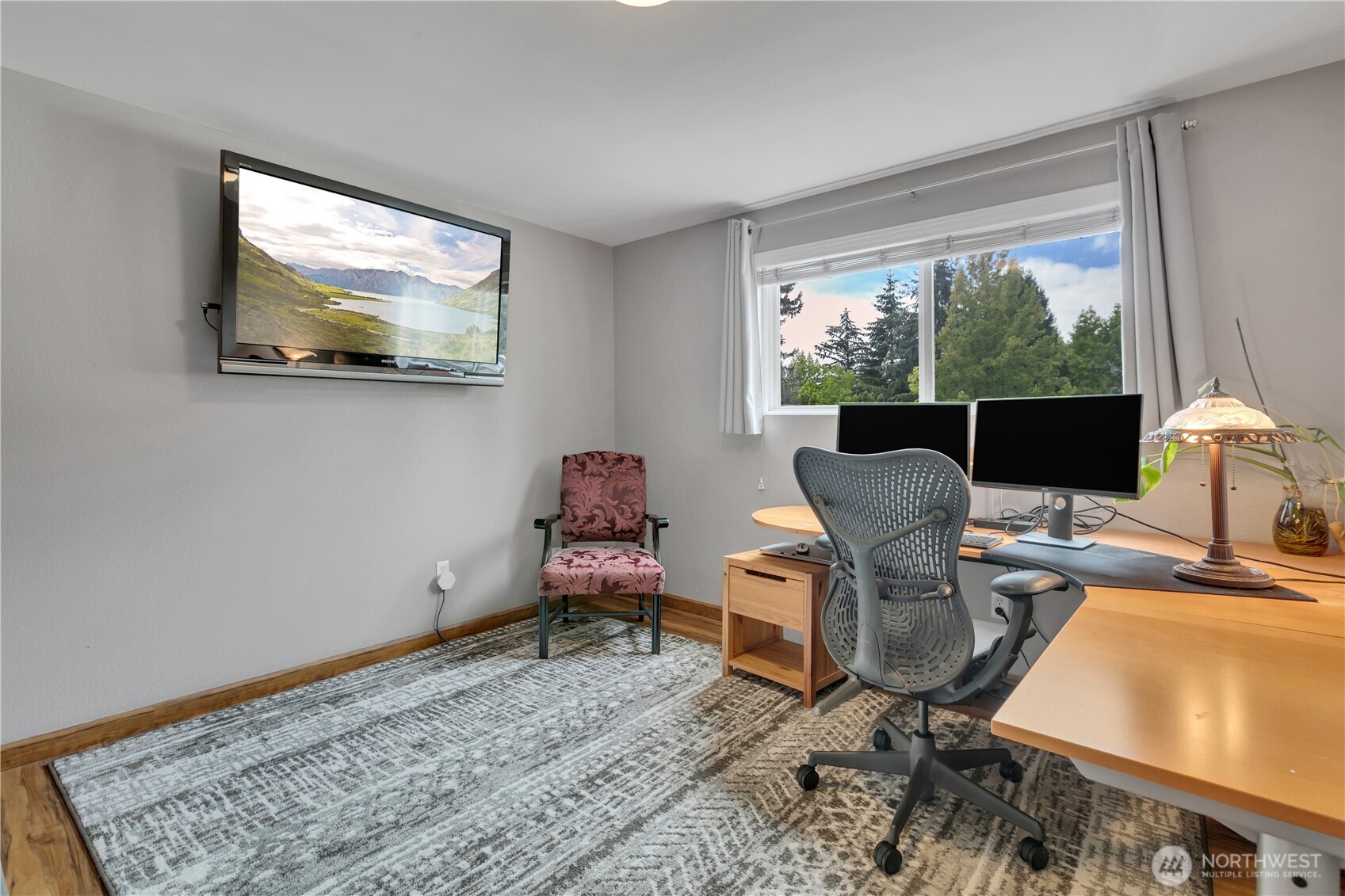 Immaculate Tri-Level Home in Twin Lakes