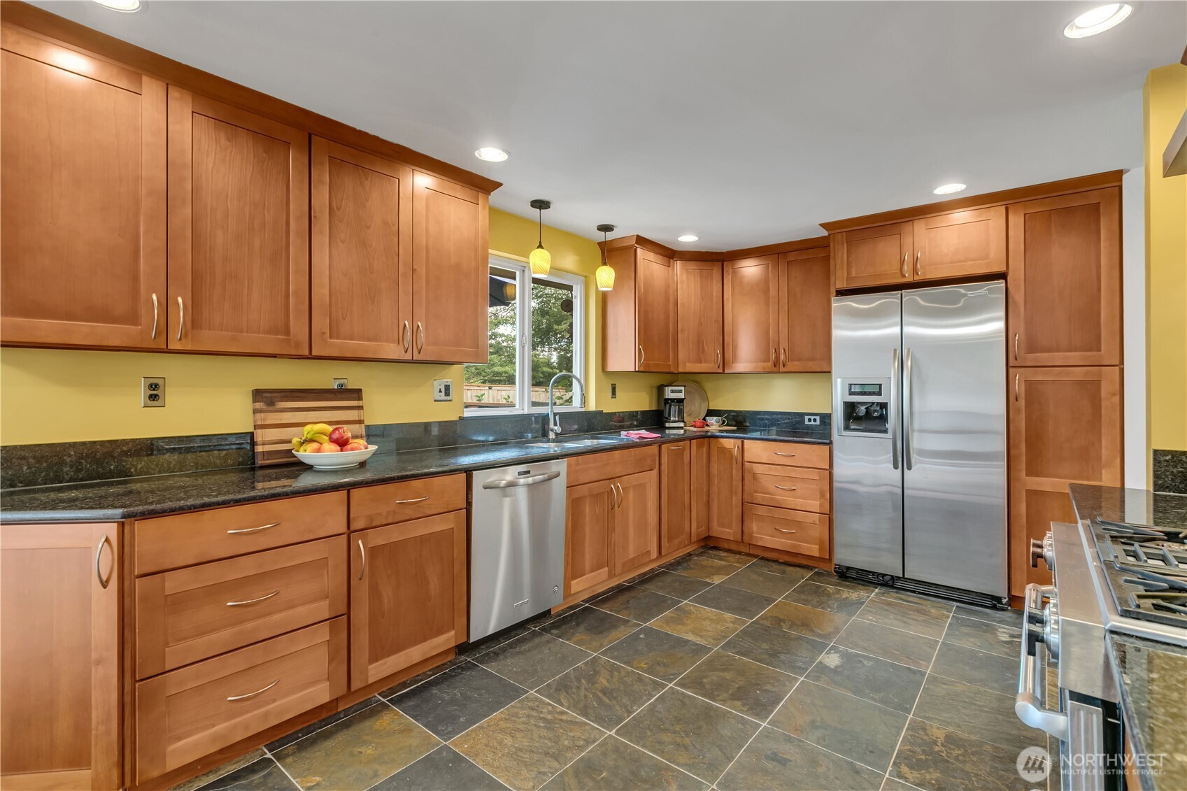 Immaculate Tri-Level Home in Twin Lakes