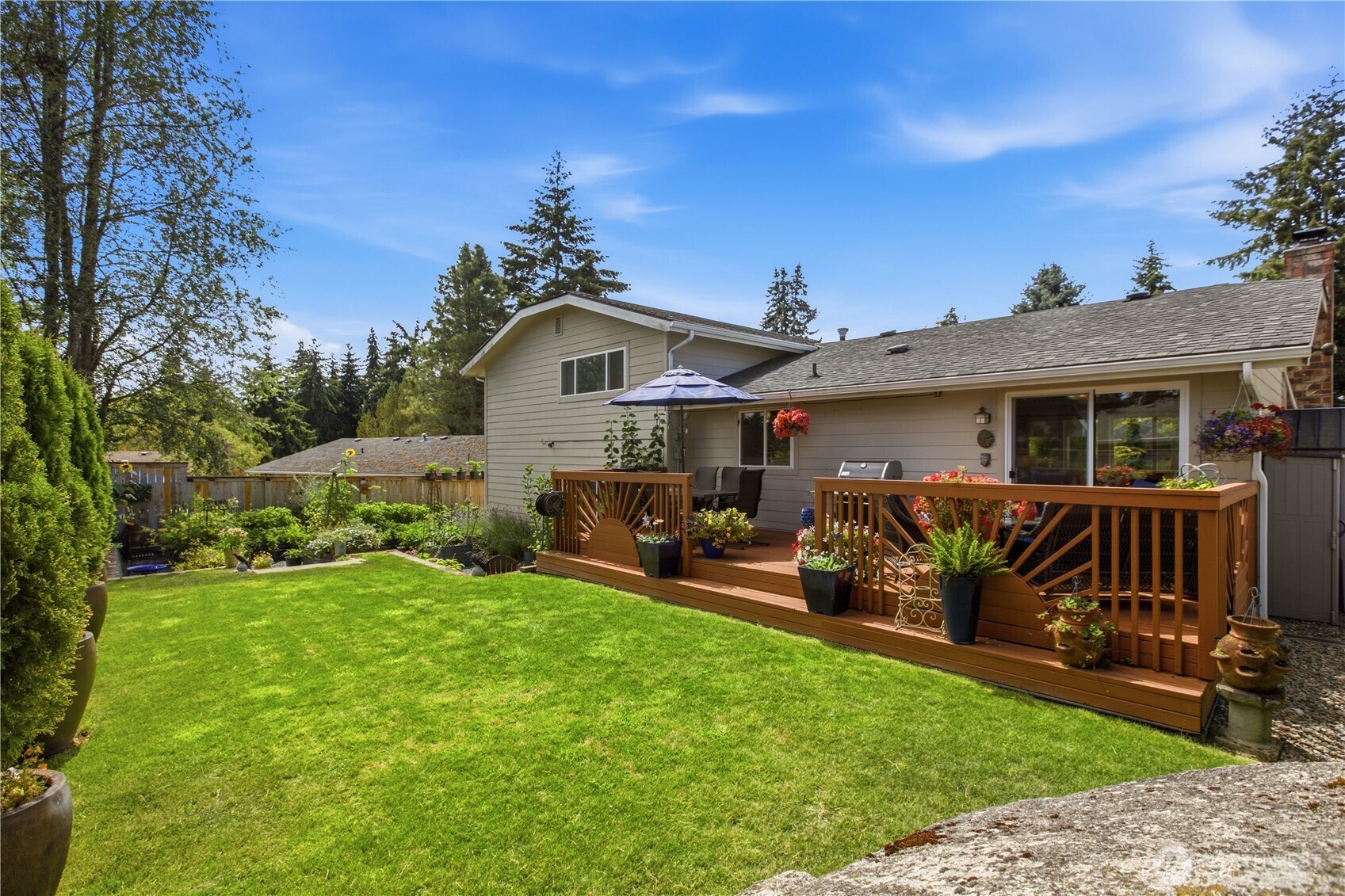 Immaculate Tri-Level Home in Twin Lakes