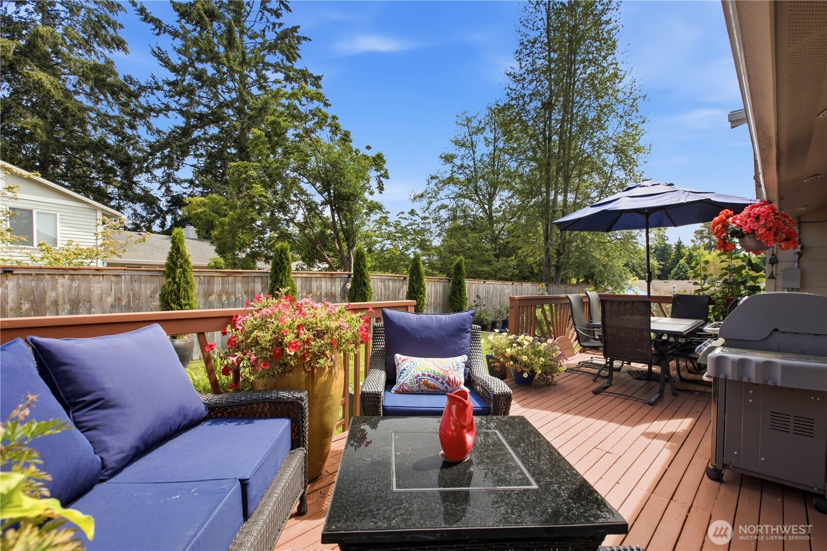 Immaculate Tri-Level Home in Twin Lakes