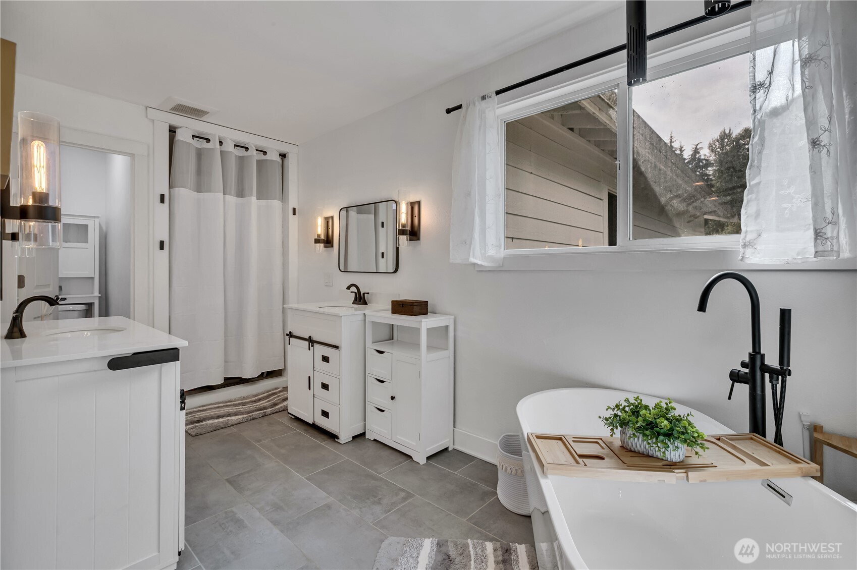 Wilkeson Farmhouse, Nestled on Nearly 5 Private Acres