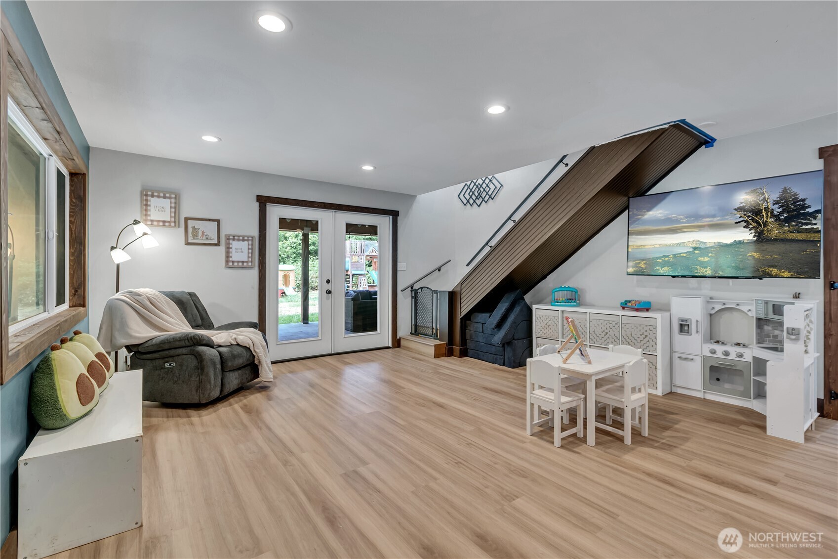 Wilkeson Farmhouse, Nestled on Nearly 5 Private Acres