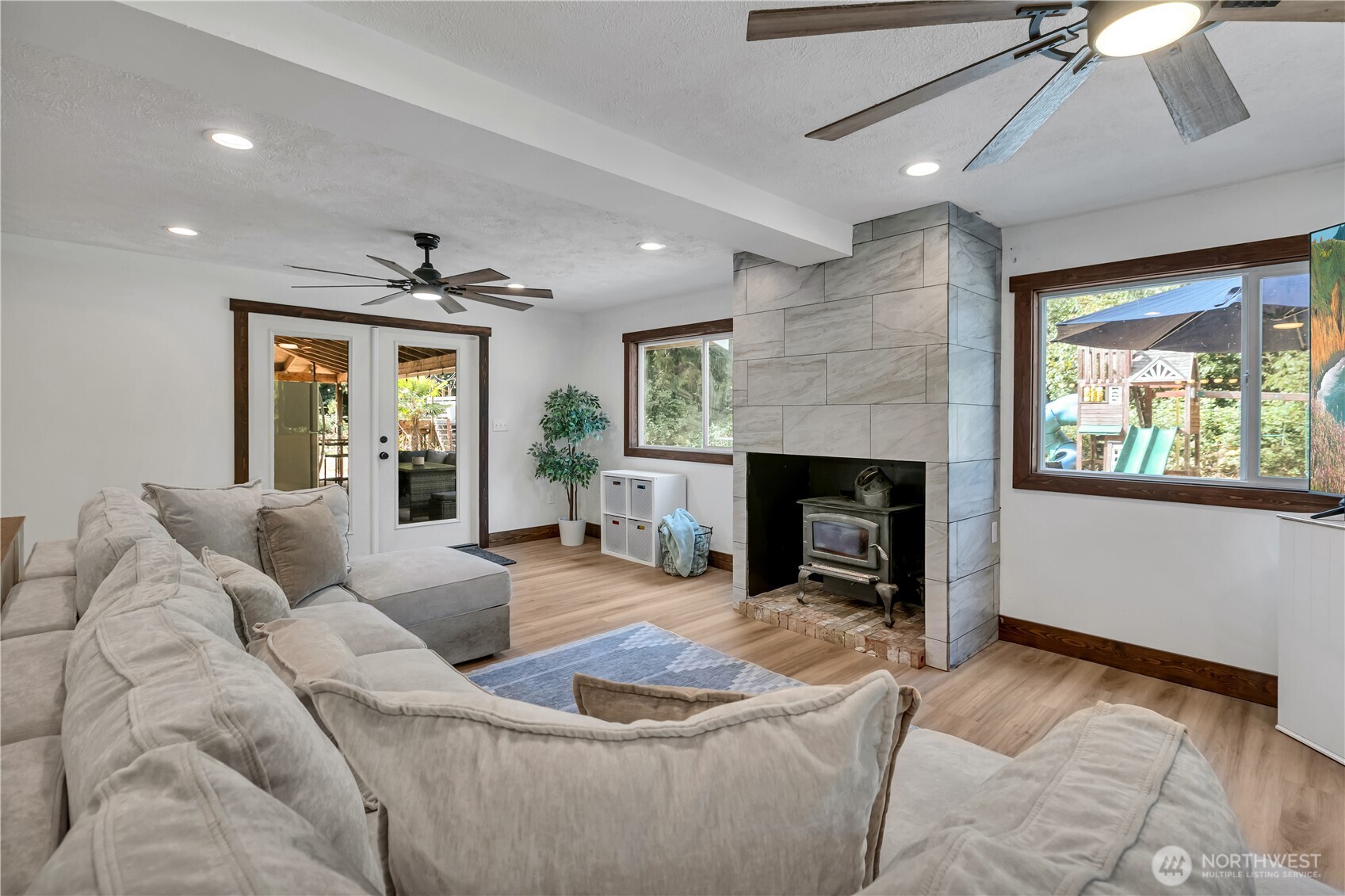 Wilkeson Farmhouse, Nestled on Nearly 5 Private Acres