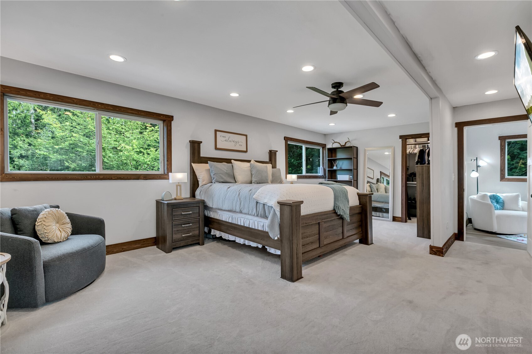 Wilkeson Farmhouse, Nestled on Nearly 5 Private Acres