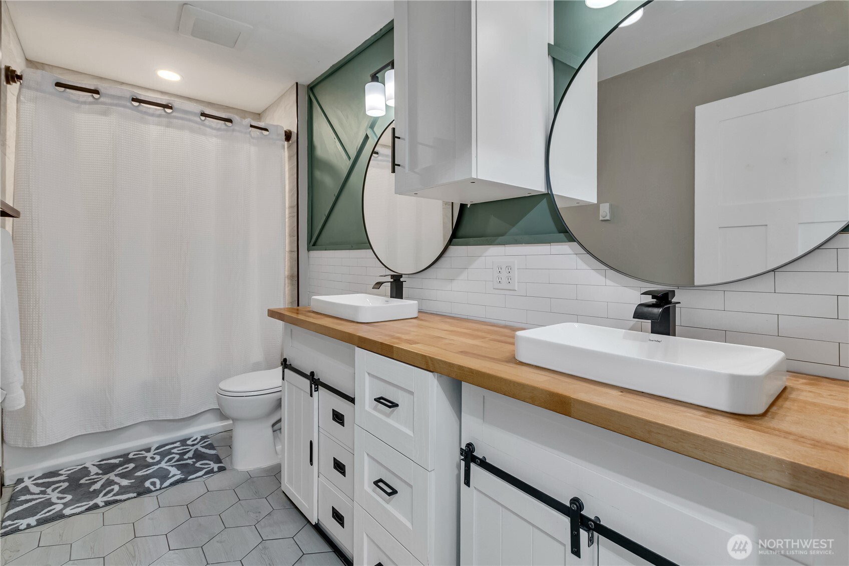 Wilkeson Farmhouse, Nestled on Nearly 5 Private Acres