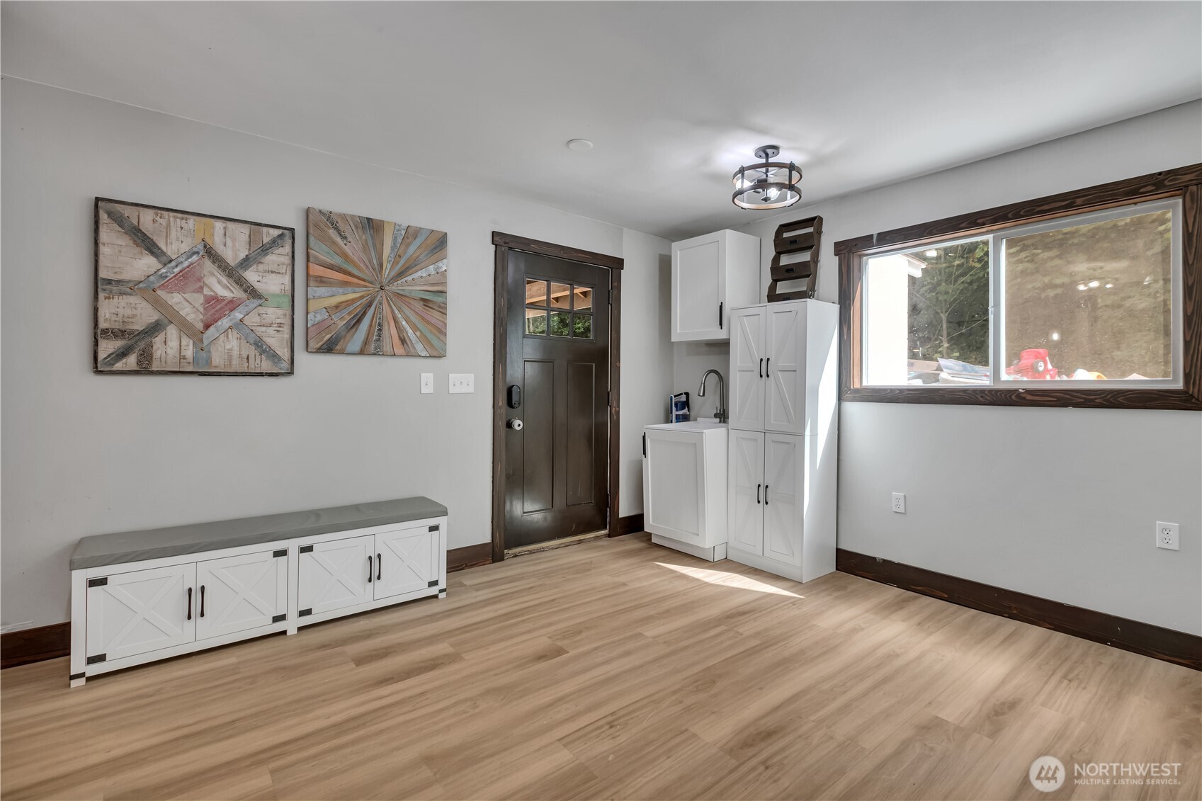 Wilkeson Farmhouse, Nestled on Nearly 5 Private Acres