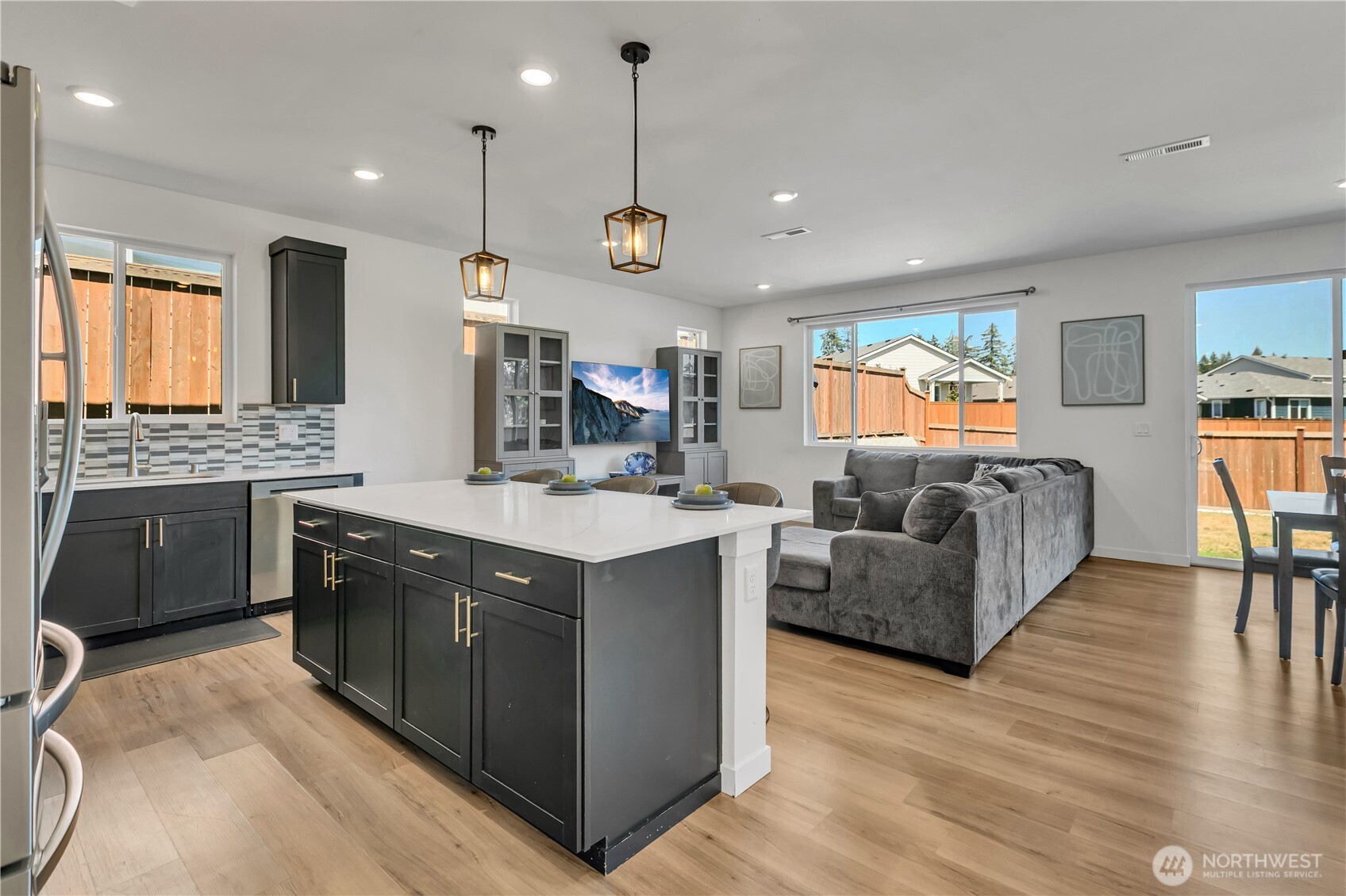 Discover Falling Water Lifestyle
