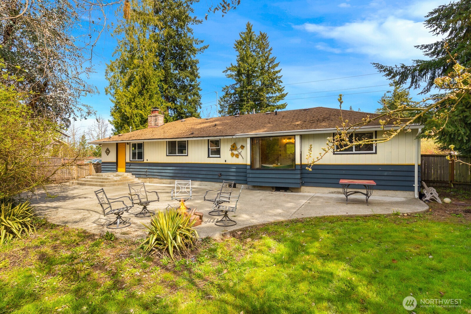 11122 Angeline Road E