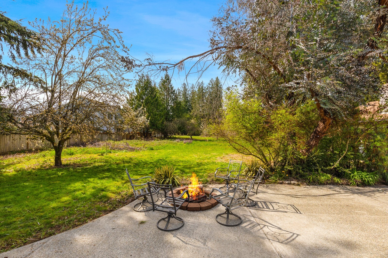 11122 Angeline Road E