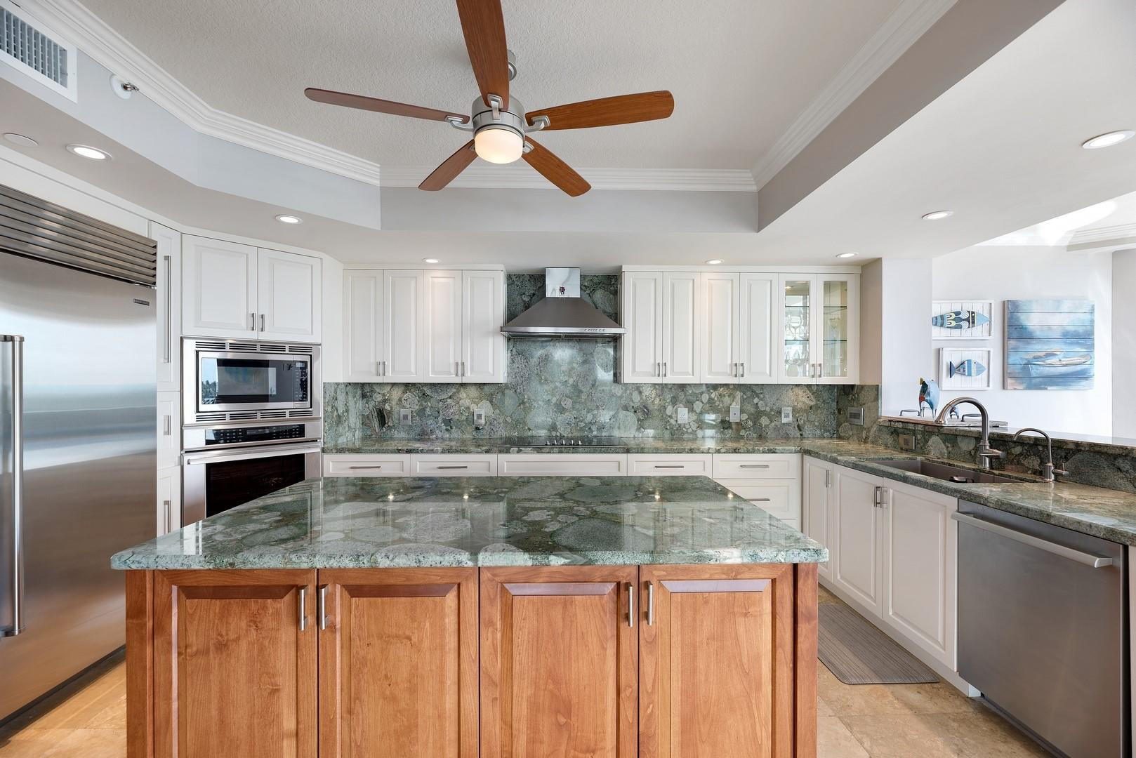 3055 Harbor Drive 703