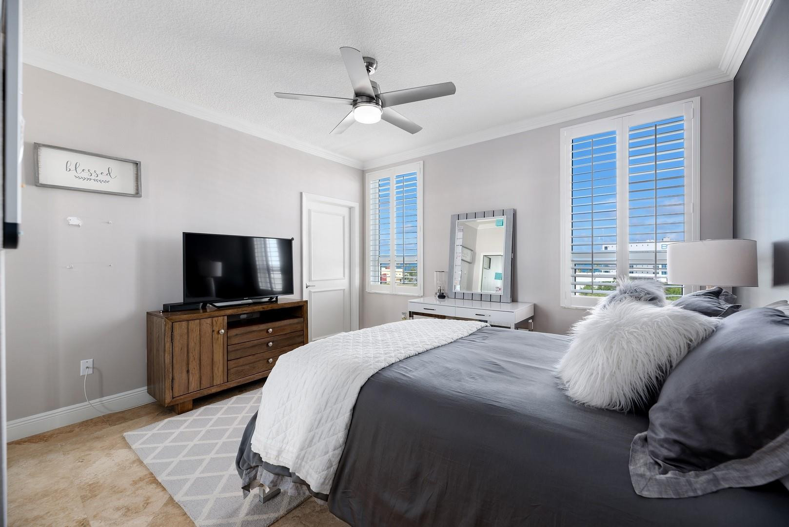 3055 Harbor Drive 703