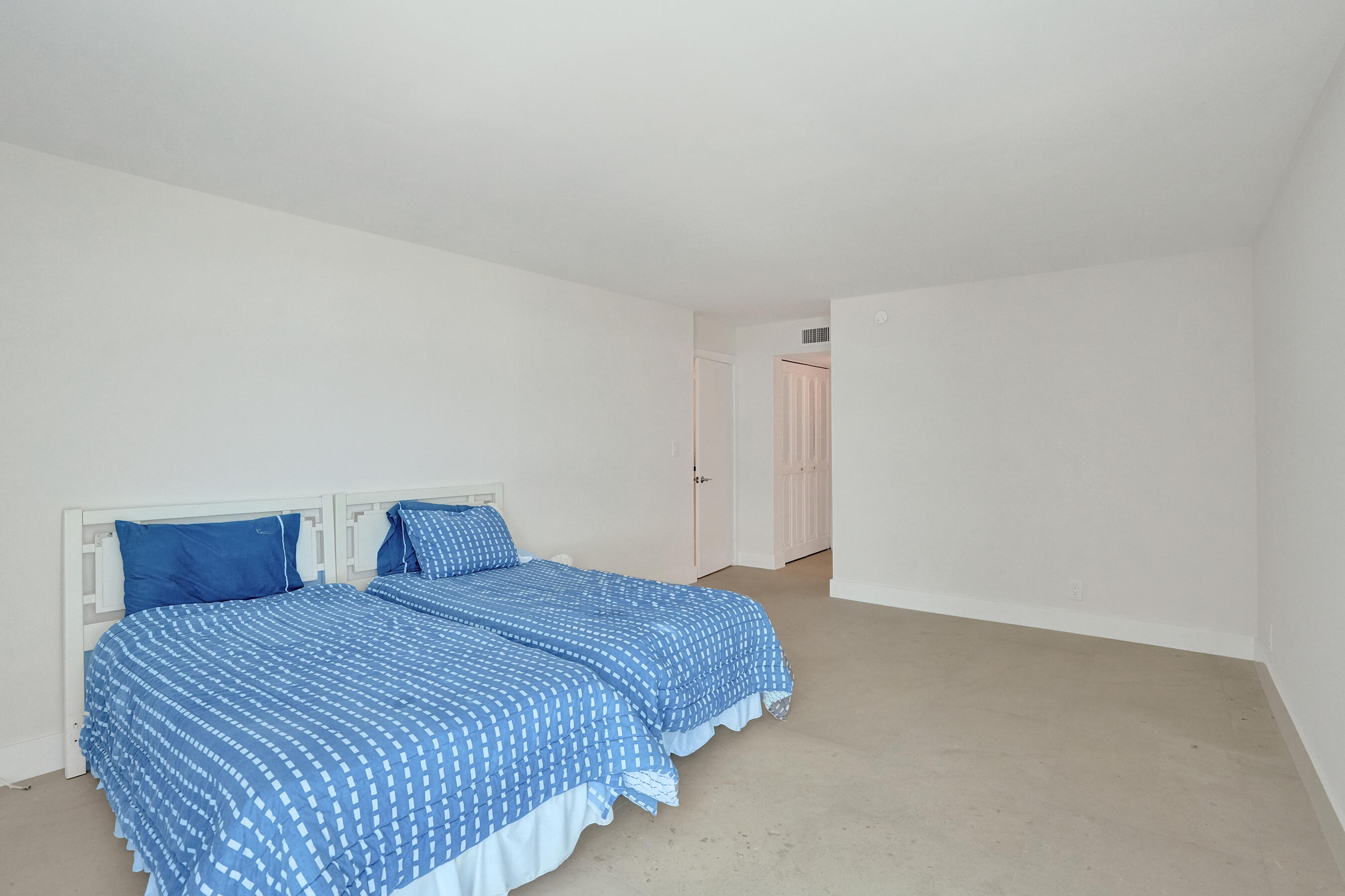1360 S OCEAN Boulevard 1202