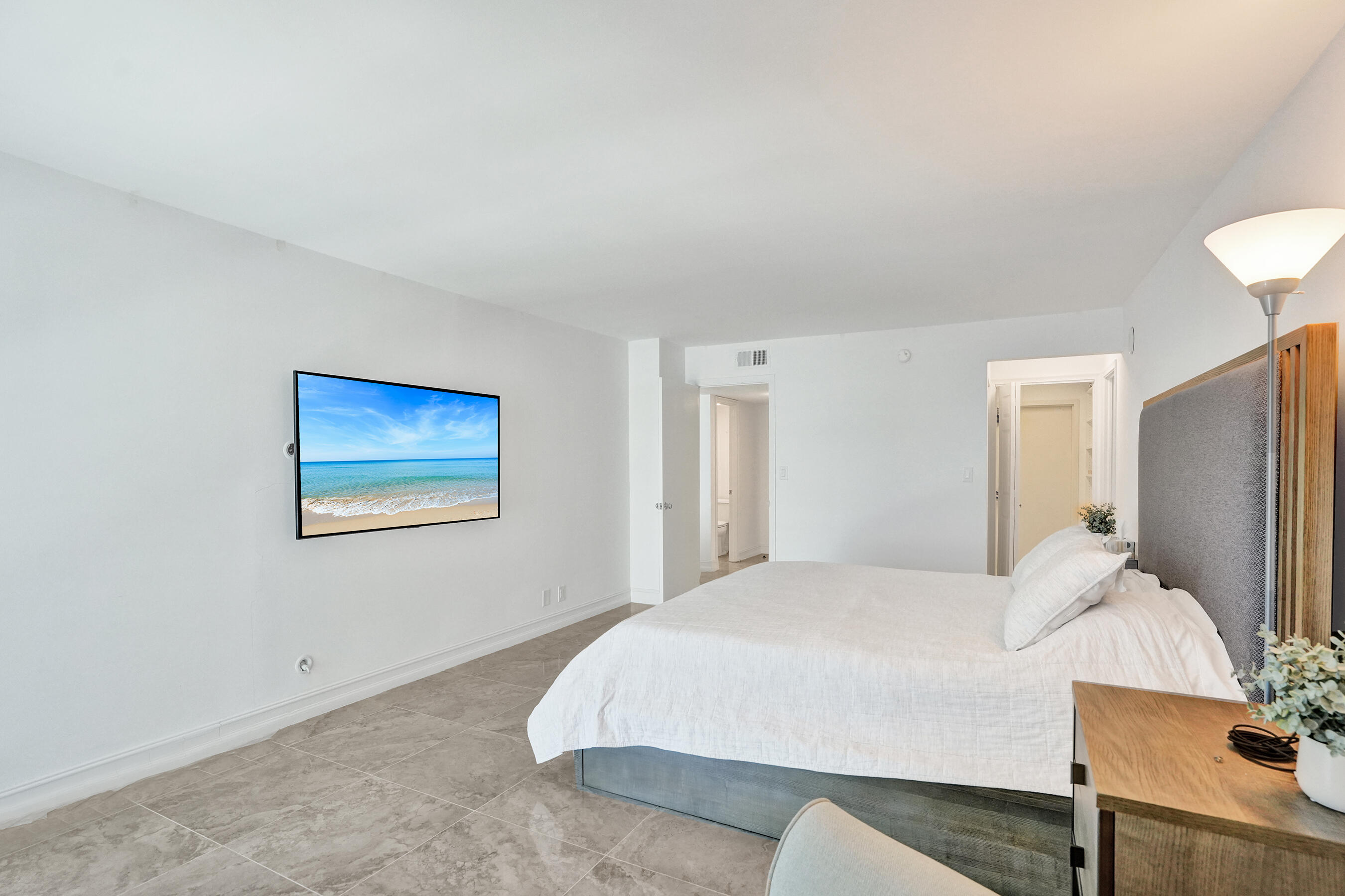 1360 S OCEAN Boulevard 1108