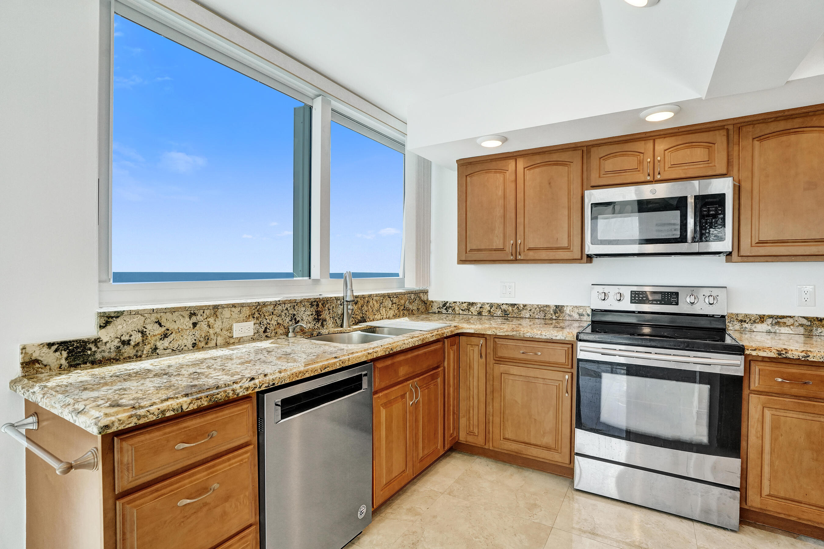 1360 S OCEAN Boulevard 1108