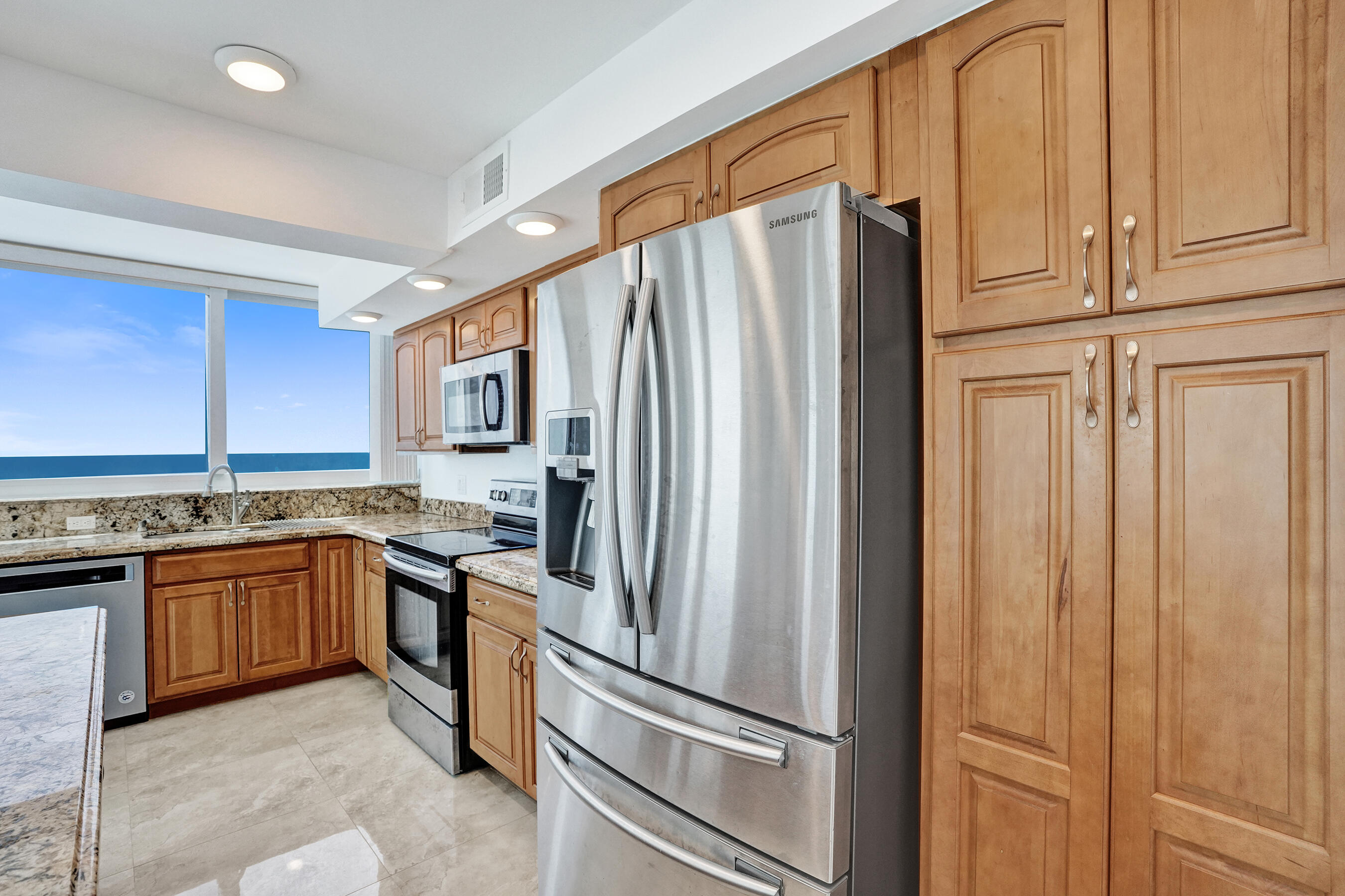 1360 S OCEAN Boulevard 1108