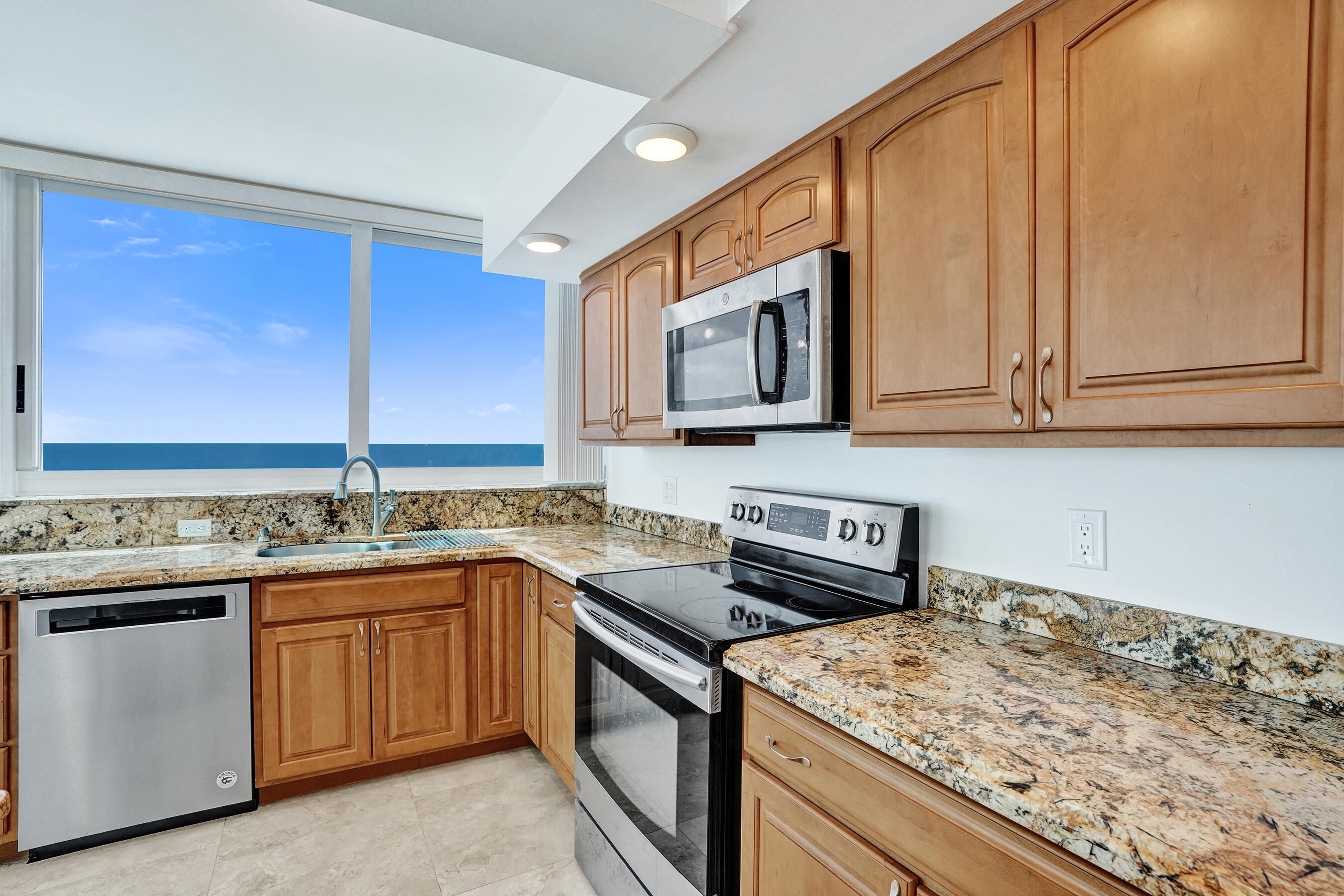 1360 S OCEAN Boulevard 1108
