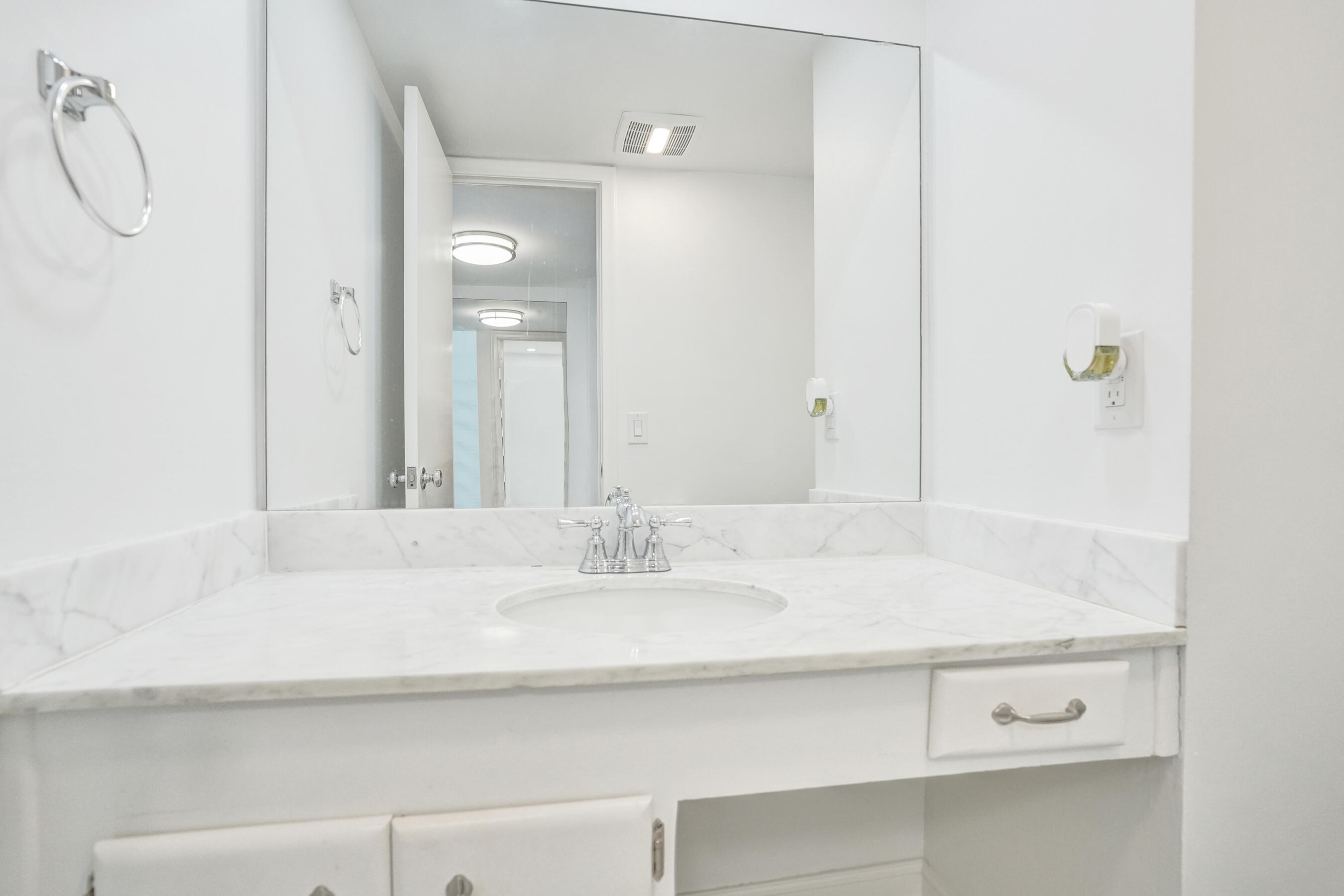 1360 S OCEAN Boulevard 1108