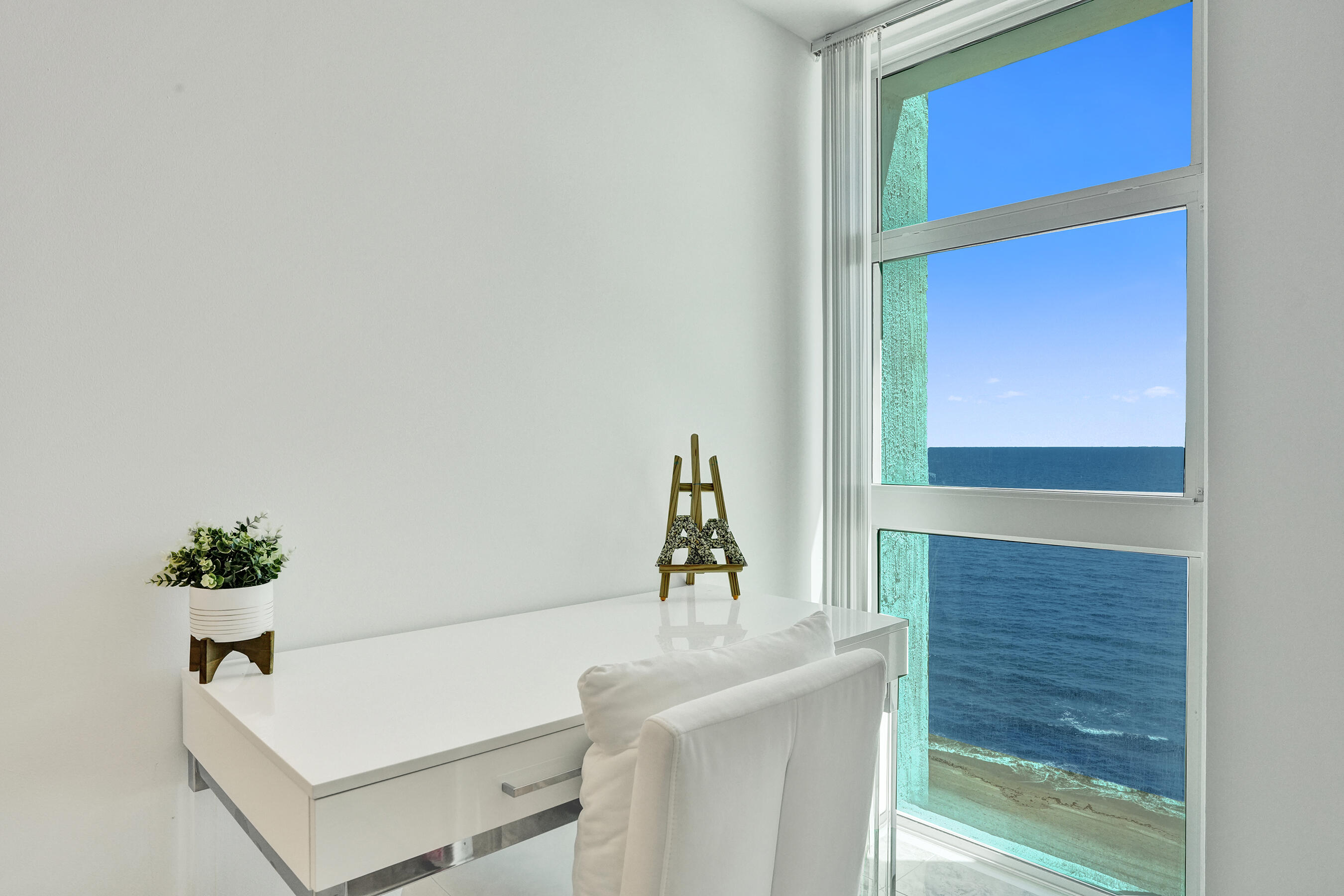 1360 S OCEAN Boulevard 1108
