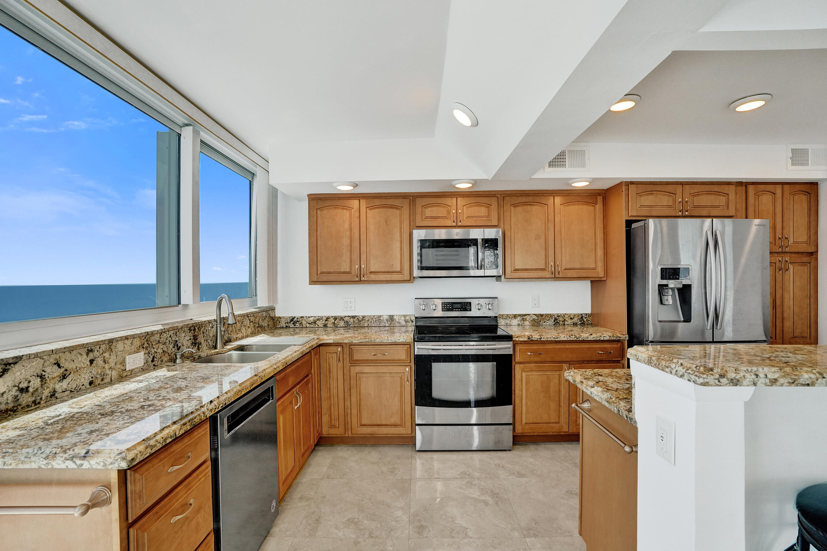 1360 S OCEAN Boulevard 1108